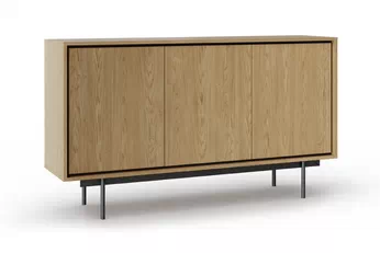 Trojdverová komoda Rocco 150 cm v farbe dub baltic dune s čiernymi nohami, pohľad spredu