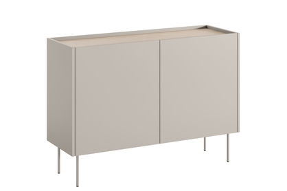 Moderní komoda Desin 120 cm dvoudveřová s dvěma skrytými zásuvkami - kašmír / dub nagano