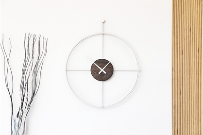 Drevené zegar scienny KAYU 39 Čierny Dub v Loft stylu - Biely - 75 cm