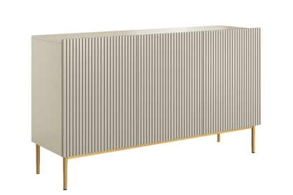 Moderní komoda Nicole 150 cm třídveřová s ryflowaným čelem - kašmír / zlaté nožky