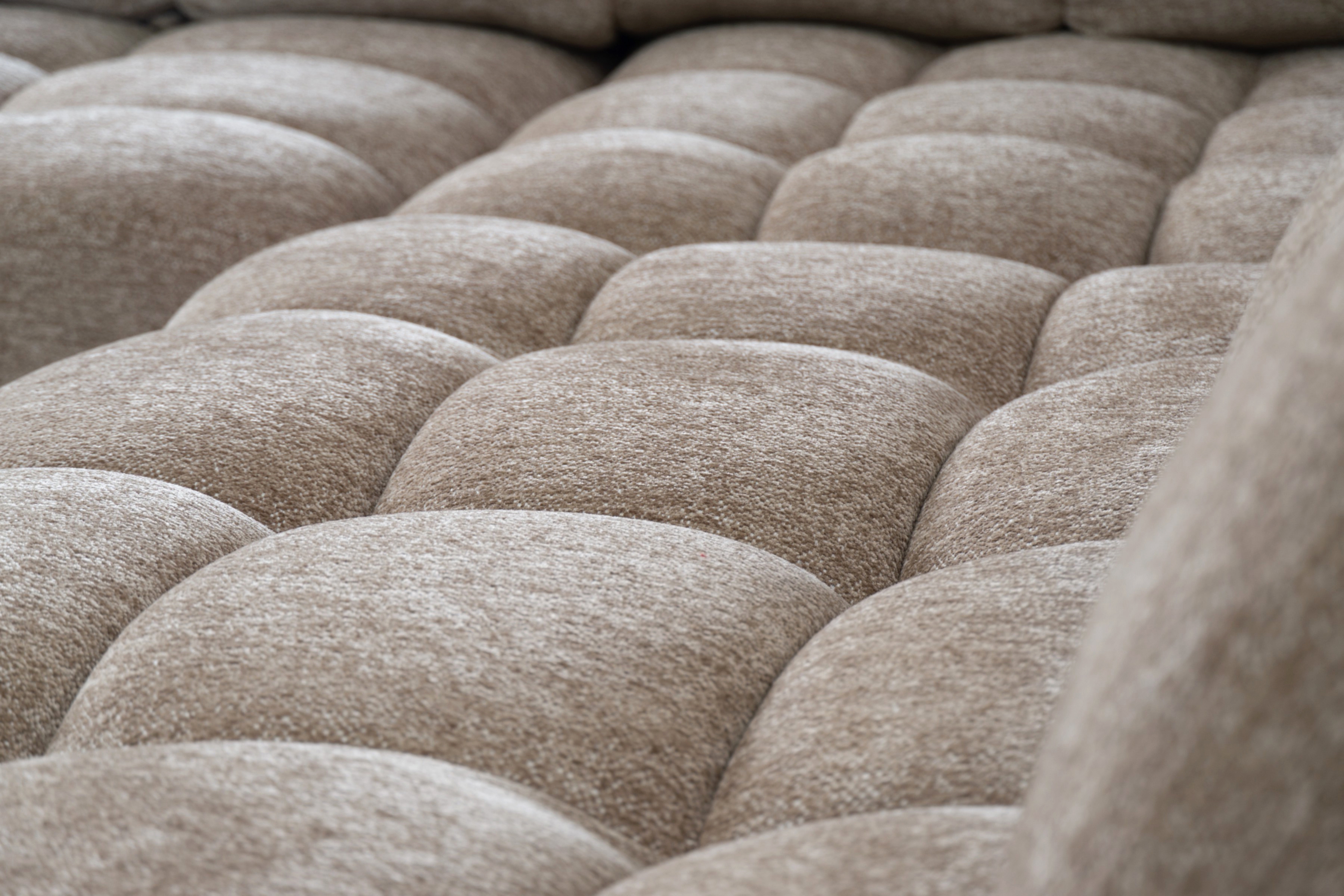 Rohová sedací souprava Magnelio Prestige L s elektrickým výsuvem levá – béžová boucle Raven 34  Rohová sedací souprava Magnelio Prestige L z elektricky wysuwanym sedadlem levá - béžová boucle Raven 34 