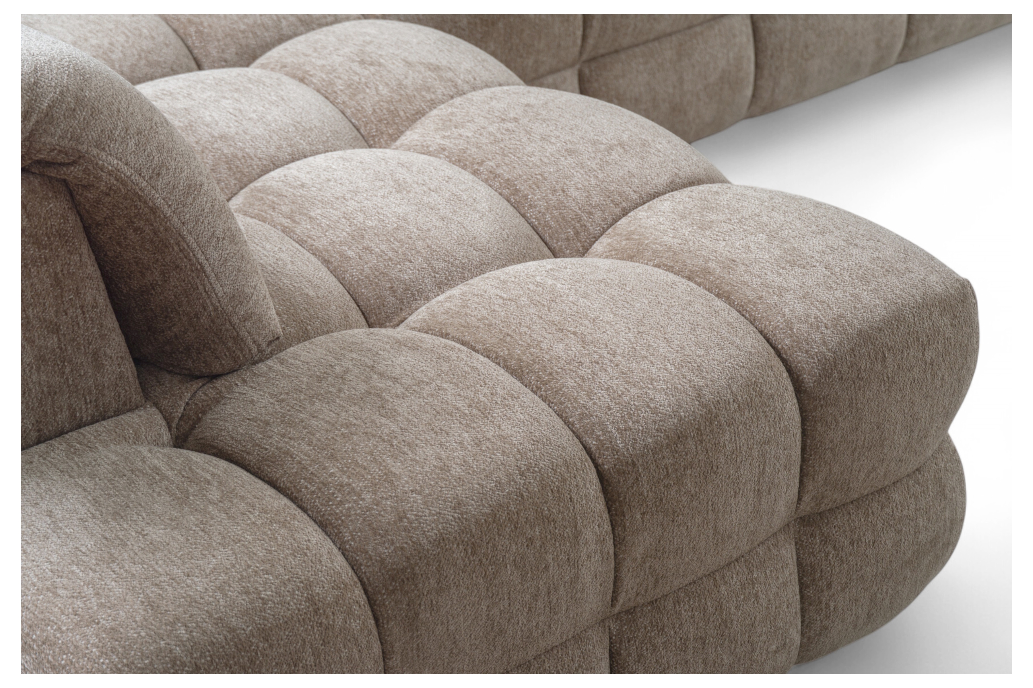 Rohová sedací souprava Magnelio Prestige L s elektrickým výsuvem levá – béžová boucle Raven 34  Rohová sedací souprava Magnelio Prestige L z elektricky wysuwanym sedadlem levá - béžová boucle Raven 34 