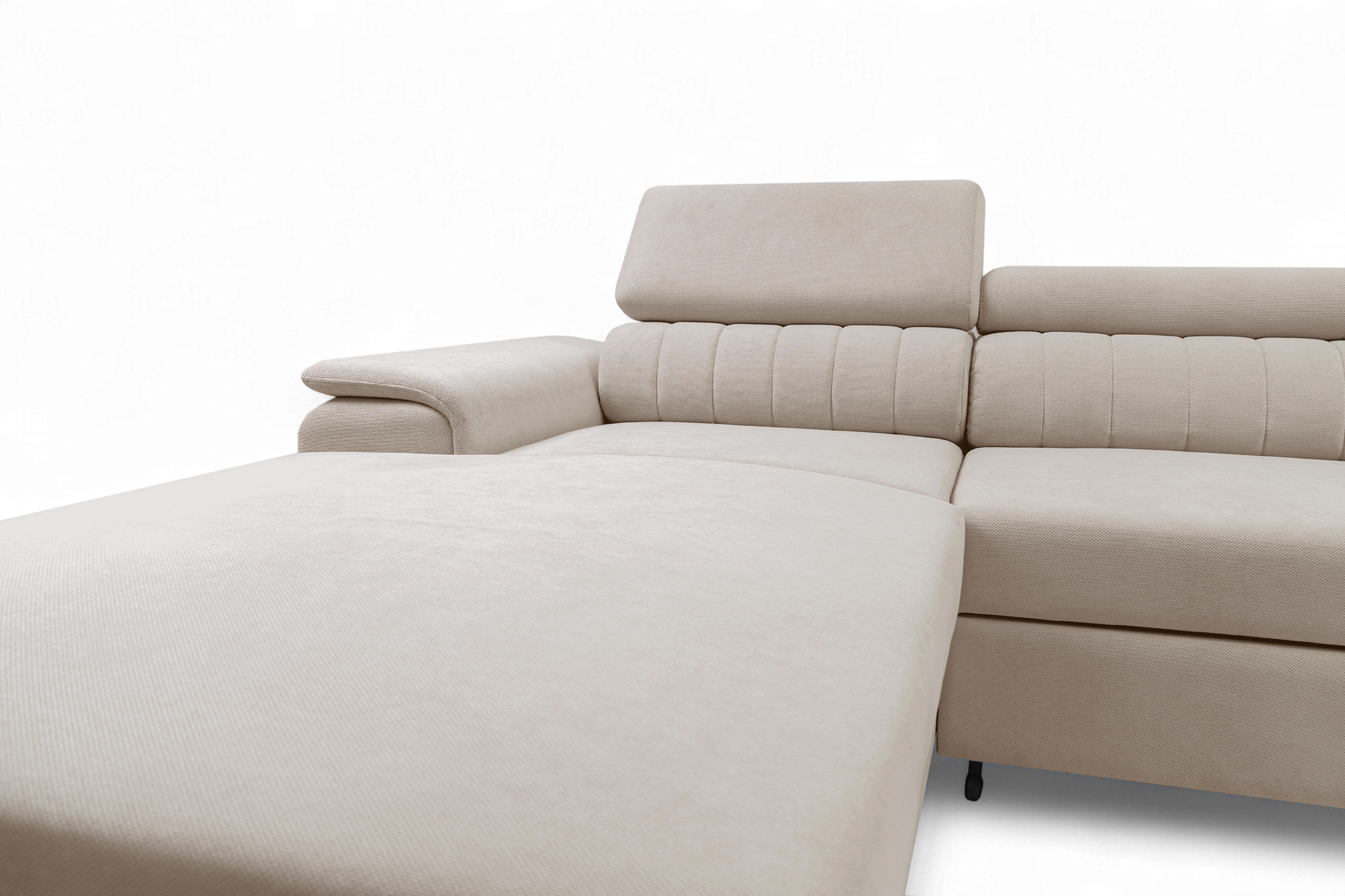 Rozkladacia rohová sedacia súprava Monrose Mini ľavá - béžový plyš Pretty 03  Rohová sedacia súprava Monrose L II s funkciou spánku Ľavá strana - béžový plusz Pretty 03 