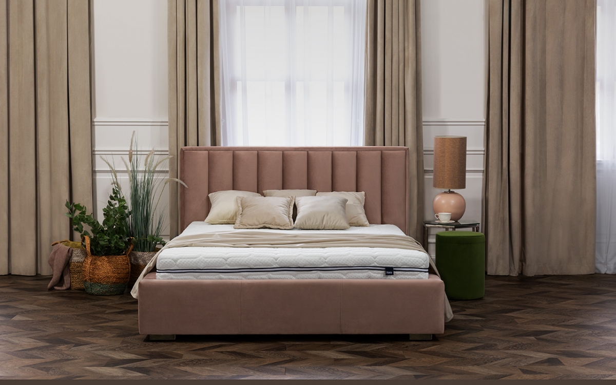 postel čalouněné pro ložnice ze stelazem Misel - 160x200 postel z drewnianymi nozkami 