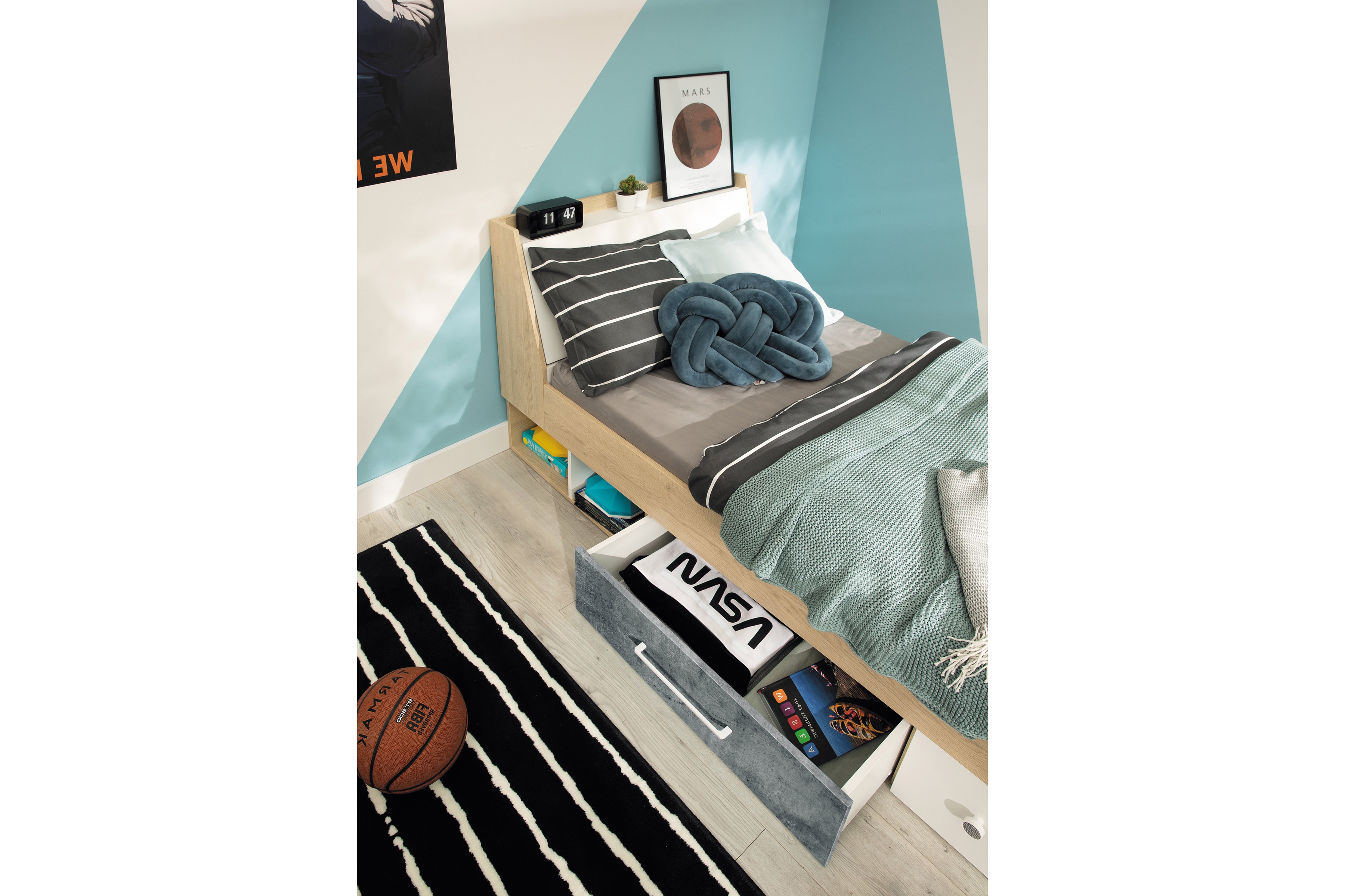 Detská posteľ Step ST11 90x200 s úložným priestorom - dub piškótový / biely lux / betón Posteľ mlodziezowe Step ST11 90x200 so zásuvkami a úložným priestorom - Dub biszkoptowy / Biely lux / beton