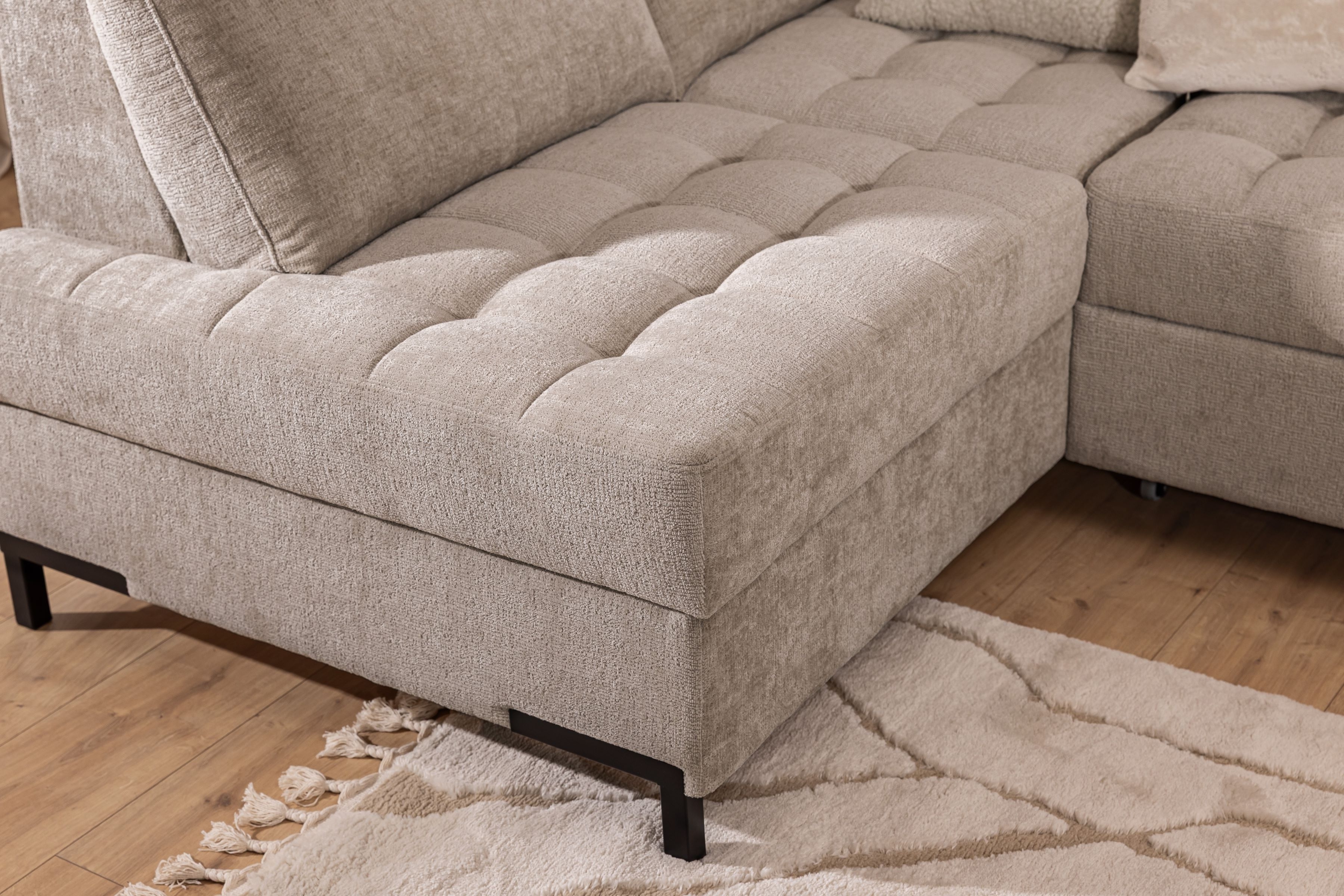 Rohová sedačka Gespano L ľavostranná so širokou opierkou - béžový šenil Perfect harmony 07 Rohová sedacia súprava Gespano L Ľavá strana z szerokim bokiem - béžový šenil Perfect harmony 07