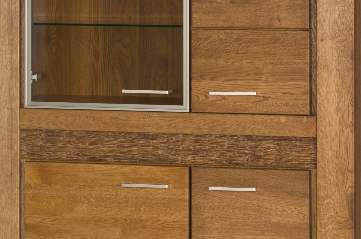 Vitrína Velvet 15 nízká 110 cm - dub rustikal dřevěná Vitrína Velvet 15 čtyřdveřová 110 cm - dub rustical