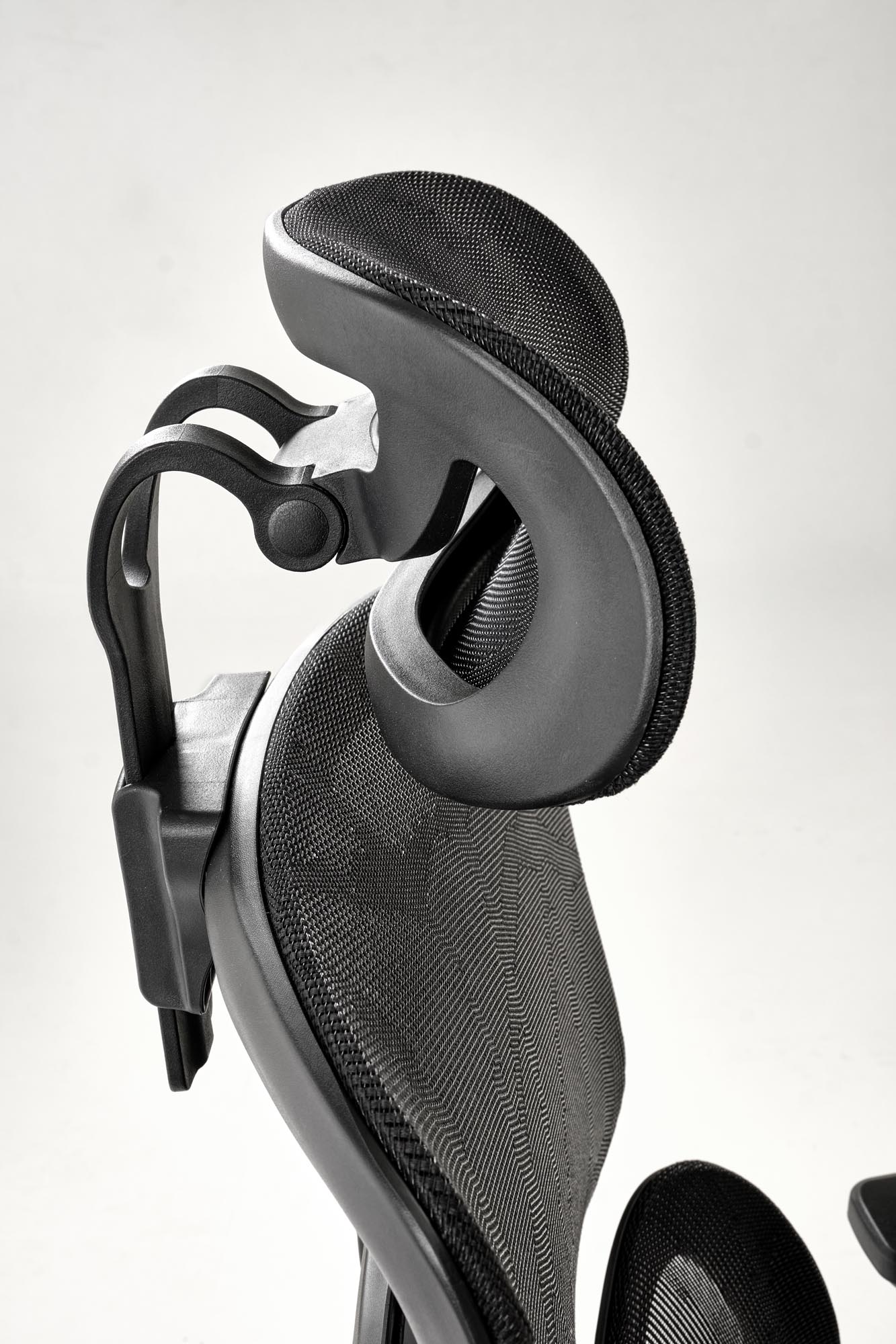 MACAR Křeslo gabinetowy, černá (1p=1szt) Kancelářská židle macar ergonomiczny - černá