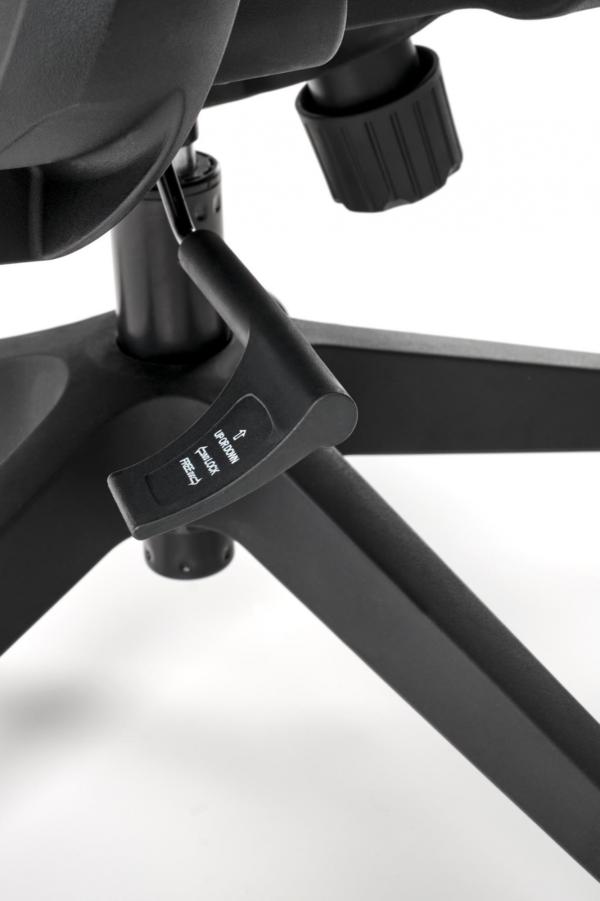 Ergonomická kancelárska stolička Lorendi - čierna ekokoža Kreslo ergonomiczny Lorendi otočna - Čierny 