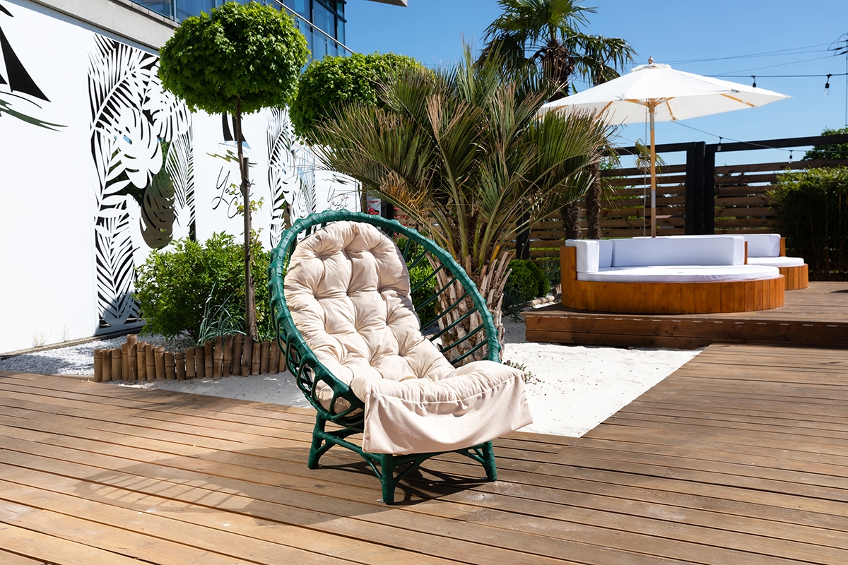 Kreslo stojacy plaski wiklinowy kokon Gardins III - 95 cm - Zelený  Prútené stojacie kreslo kokon Gardins III - zelená - vizualizácia