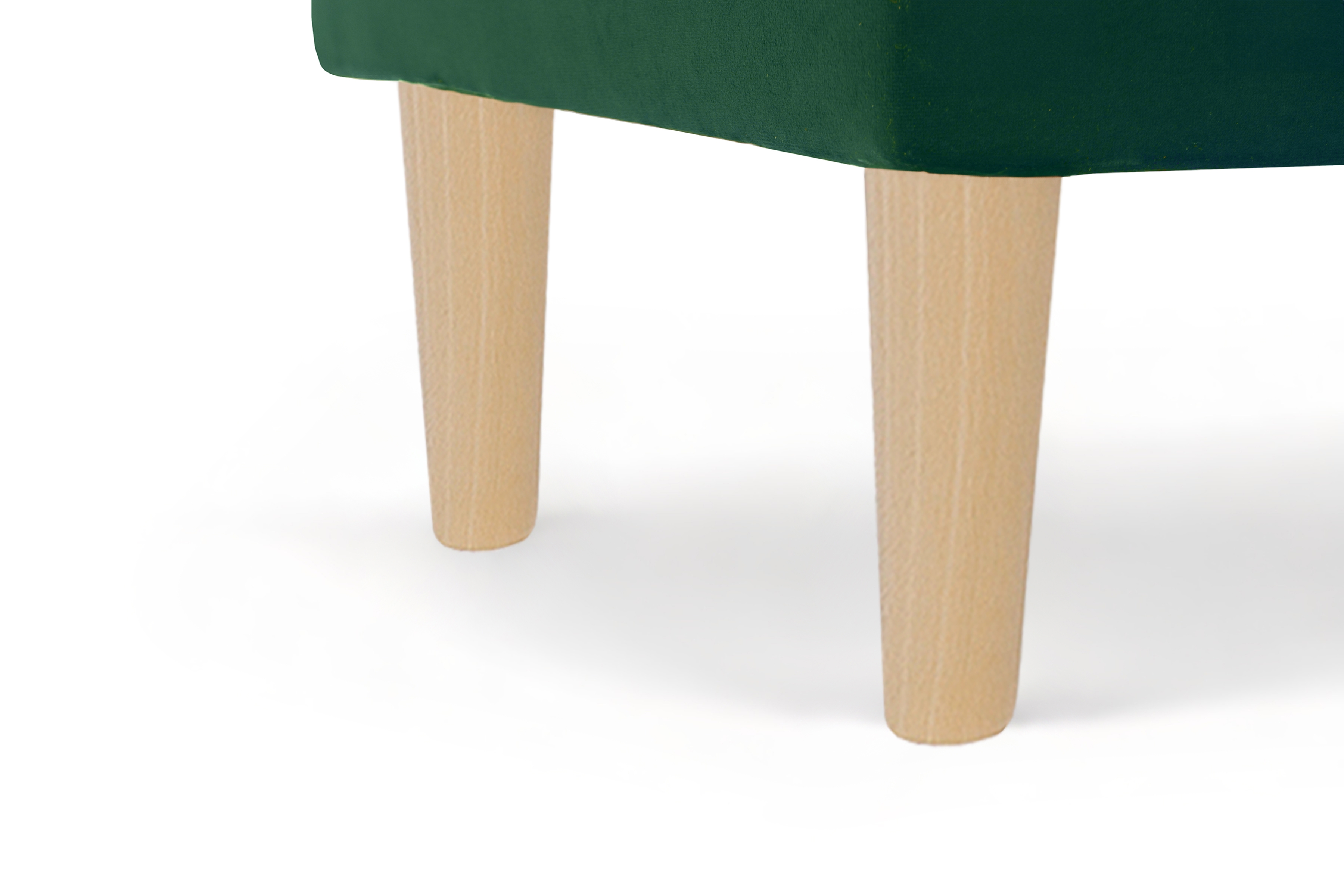 Křeslo ušák Vilano s podnožkou - lahvově zelený samet Bluvel 78 / nohy buk Křeslo Ušák Vilano z podnozkiem - láhvová Zeleň samet Bluvel 78 / Nohy buk