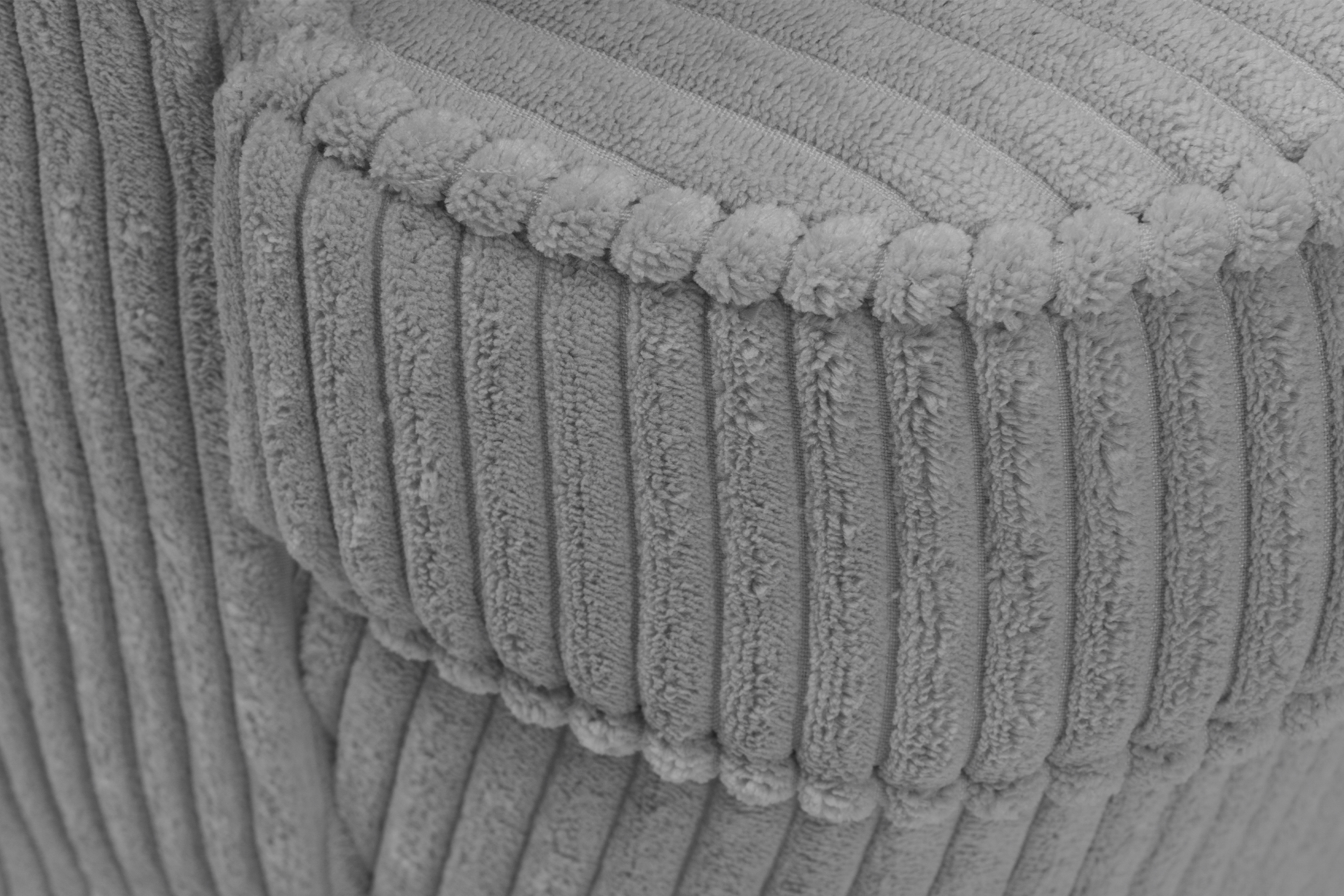 Kreslo Ušiak Vilano s podnožkou - sivá menčester Poso 55 / Nohy buk Kreslo Ušiak Vilano z podnozkiem - Popolový MENČESTER Poso 55 / Nohy buk