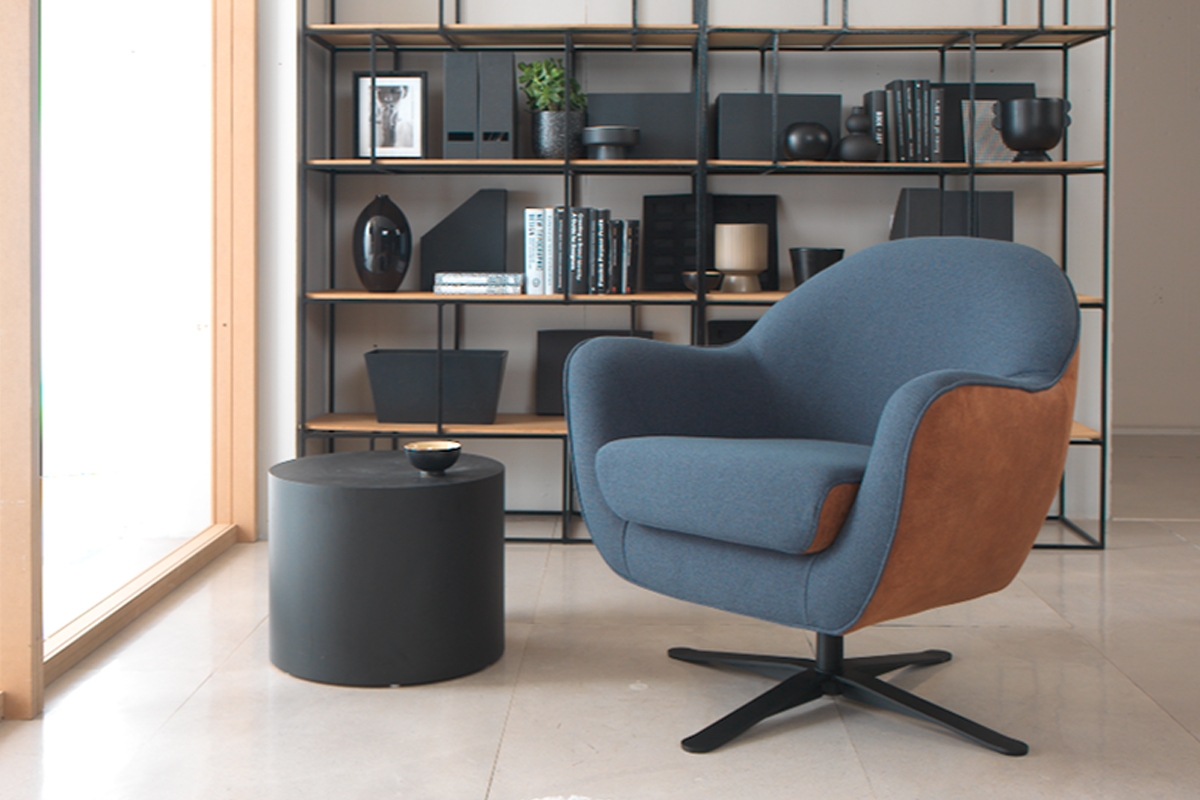 Relaxační křeslo Mira s kovovou podnoží - košový design Křeslo čalouněná Mira z metalowa koszowa podstawa