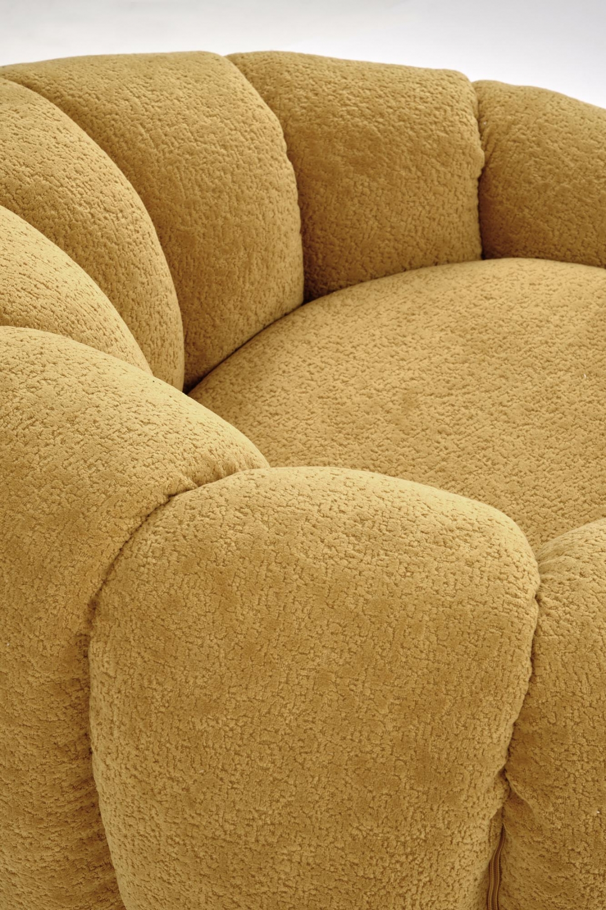 Čalouněné křeslo Pares - hořčicová boucle Křeslo čalouněná Pares - boucle hořčice 