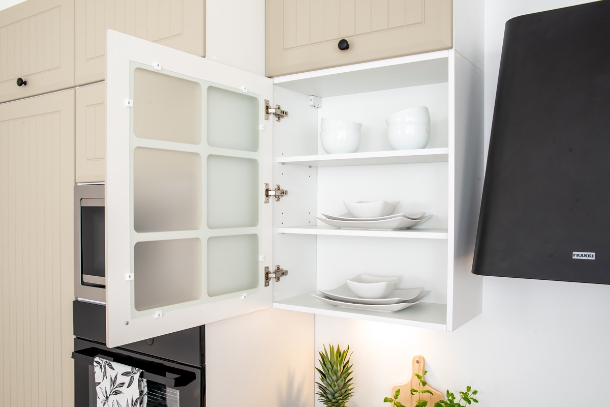 Závěsná skříňka Irma W80 GRF/2 SD s výklopnými čely Skříňka s policemi irma 