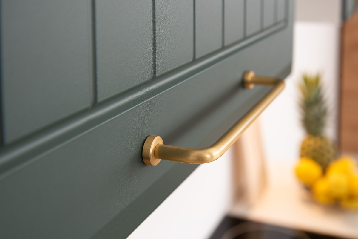 Závěsná digestořová skříňka Irma W80 OKGR/560 přední část s elegantním frézováním