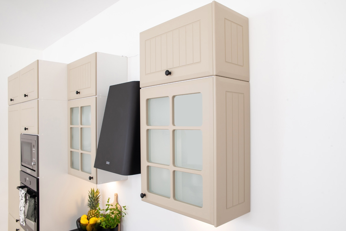 Dvoudveřová vitrínová skříňka Irma WS80 Skříňka kuchyňská se sklem