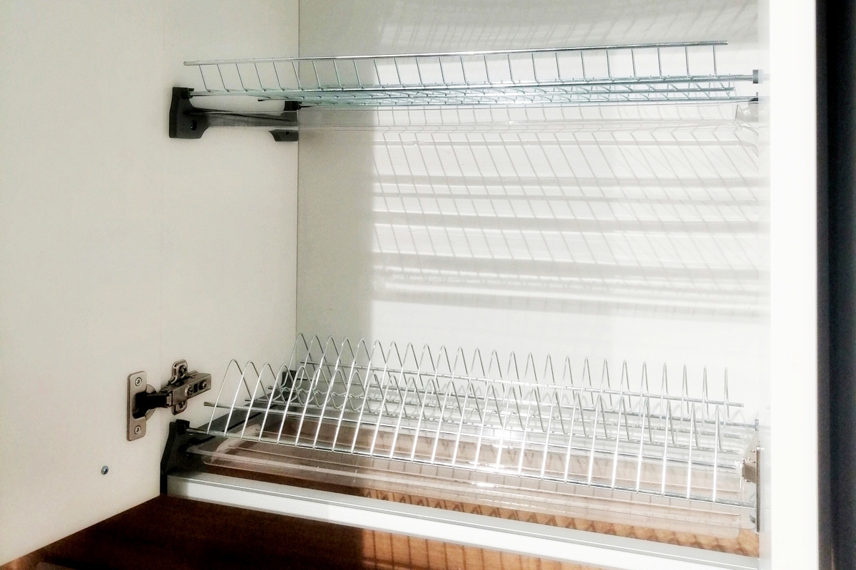 KAMMONO P4 WS60/61 - závesná skrinka s odkvapkávačom Vnútro skrinky