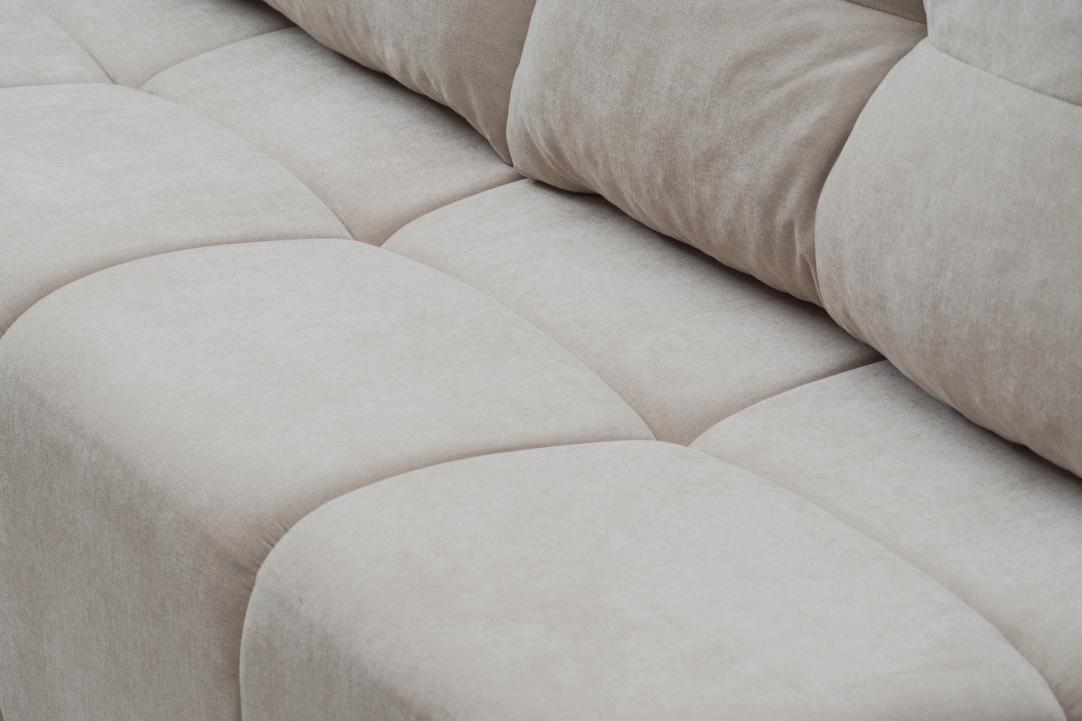 Rozkladacia pohovka Natario s úložným priestorom – béžový šenil Wind 05 Pohovka Natario rozkladana S vnútorným úložným priestorom- béžový šenil Wind 5