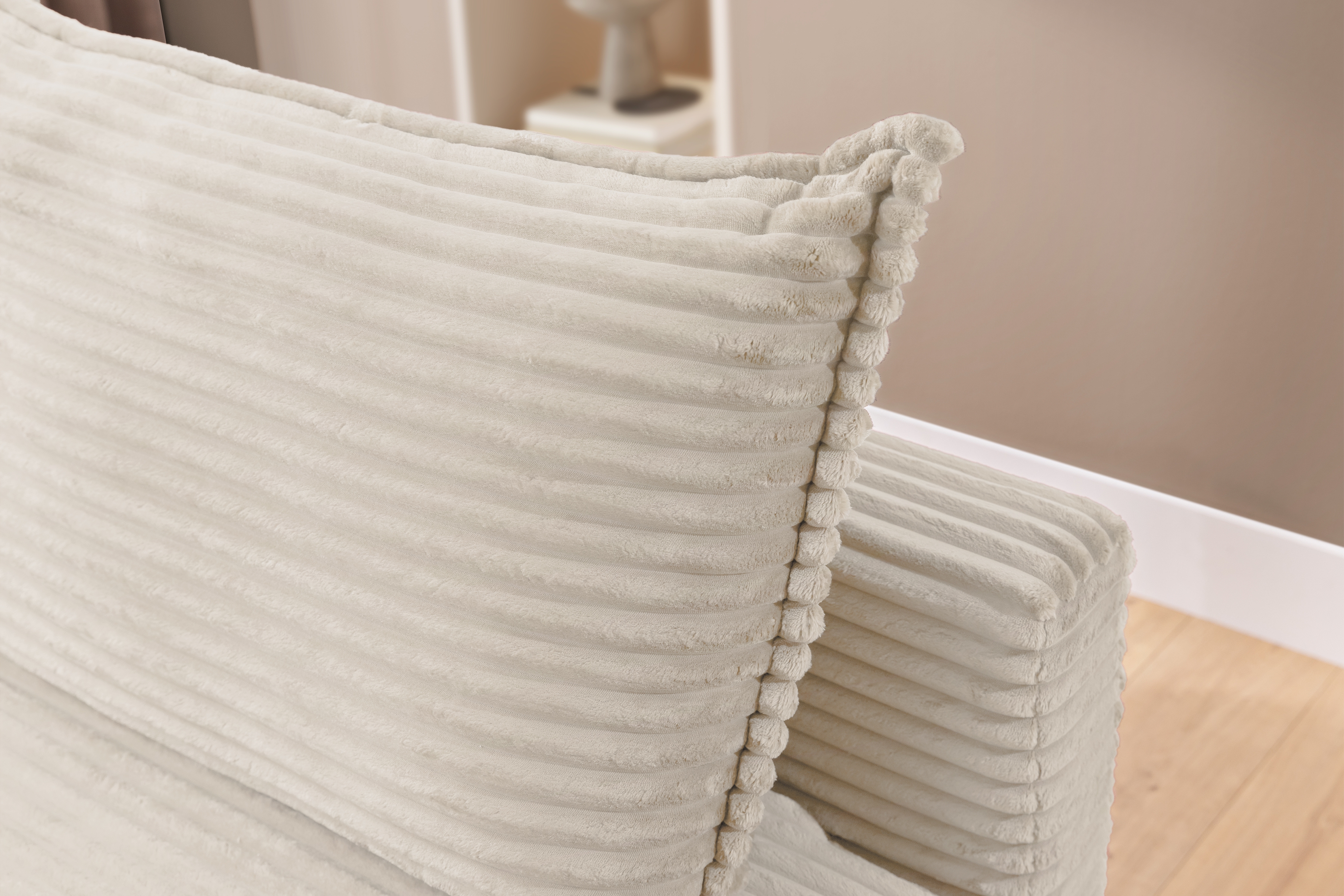 Pohovka rozkladana Firioza S vnútorným úložným priestorom- béžový plusz Tilia 03 Pohovka rozkladana Firioza S vnútorným úložným priestorom- ecru plusz Tilia 03