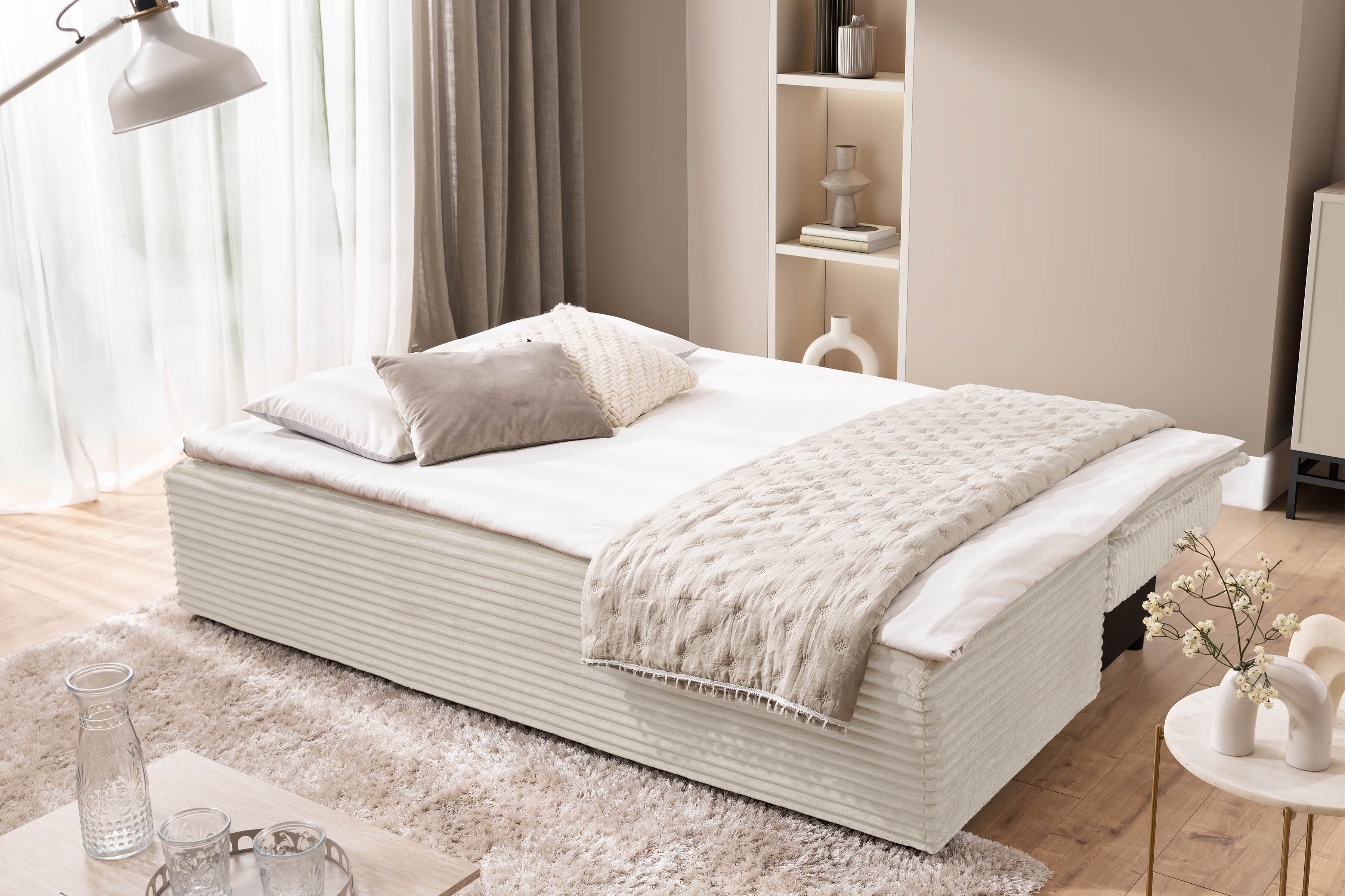 Pohovka rozkladana Firioza S vnútorným úložným priestorom- béžový plusz Tilia 03 Pohovka rozkladana Firioza S vnútorným úložným priestorom- ecru plusz Tilia 03