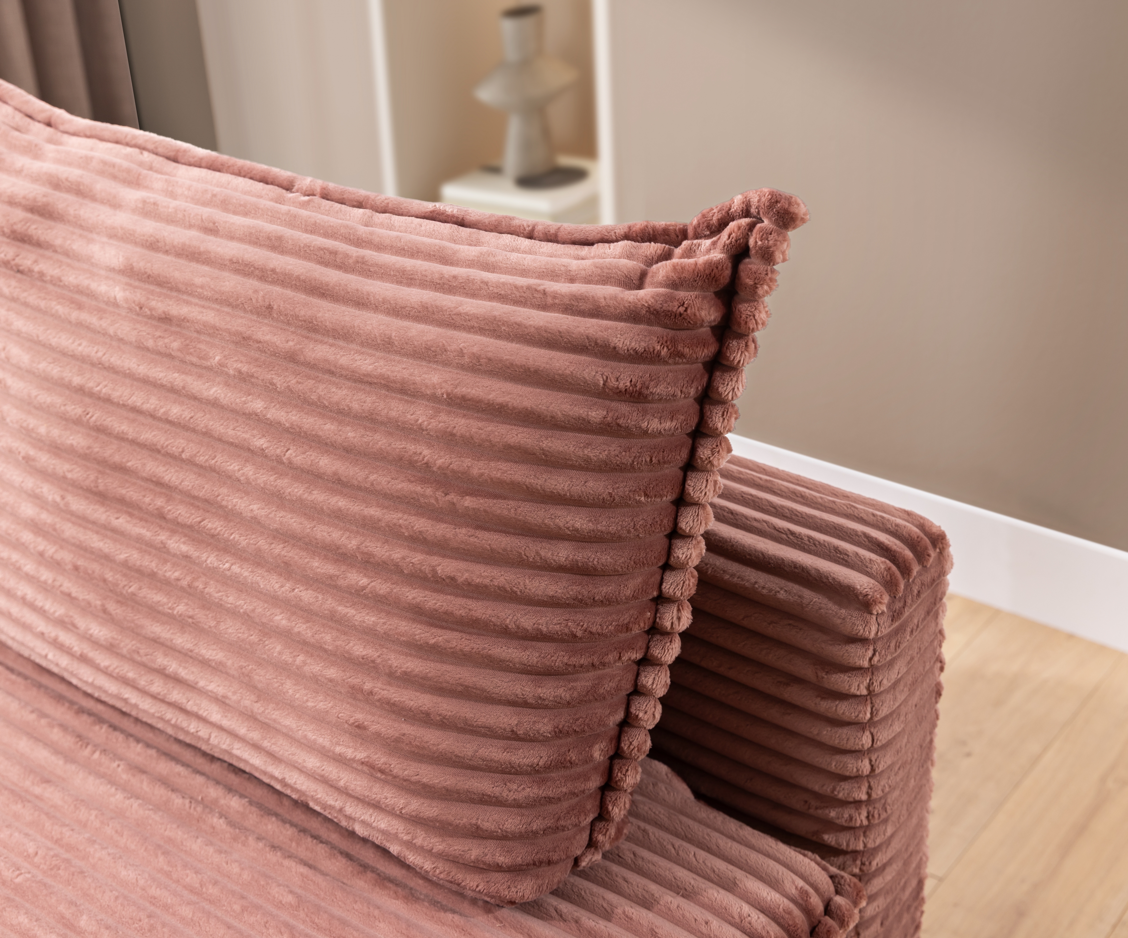 Rozkládací pohovka Firioza s úložným prostorem – růžová Tilia 62 Pohovka rozkladana Firioza s úložným prostorem- Růžová plusz Tilia 62