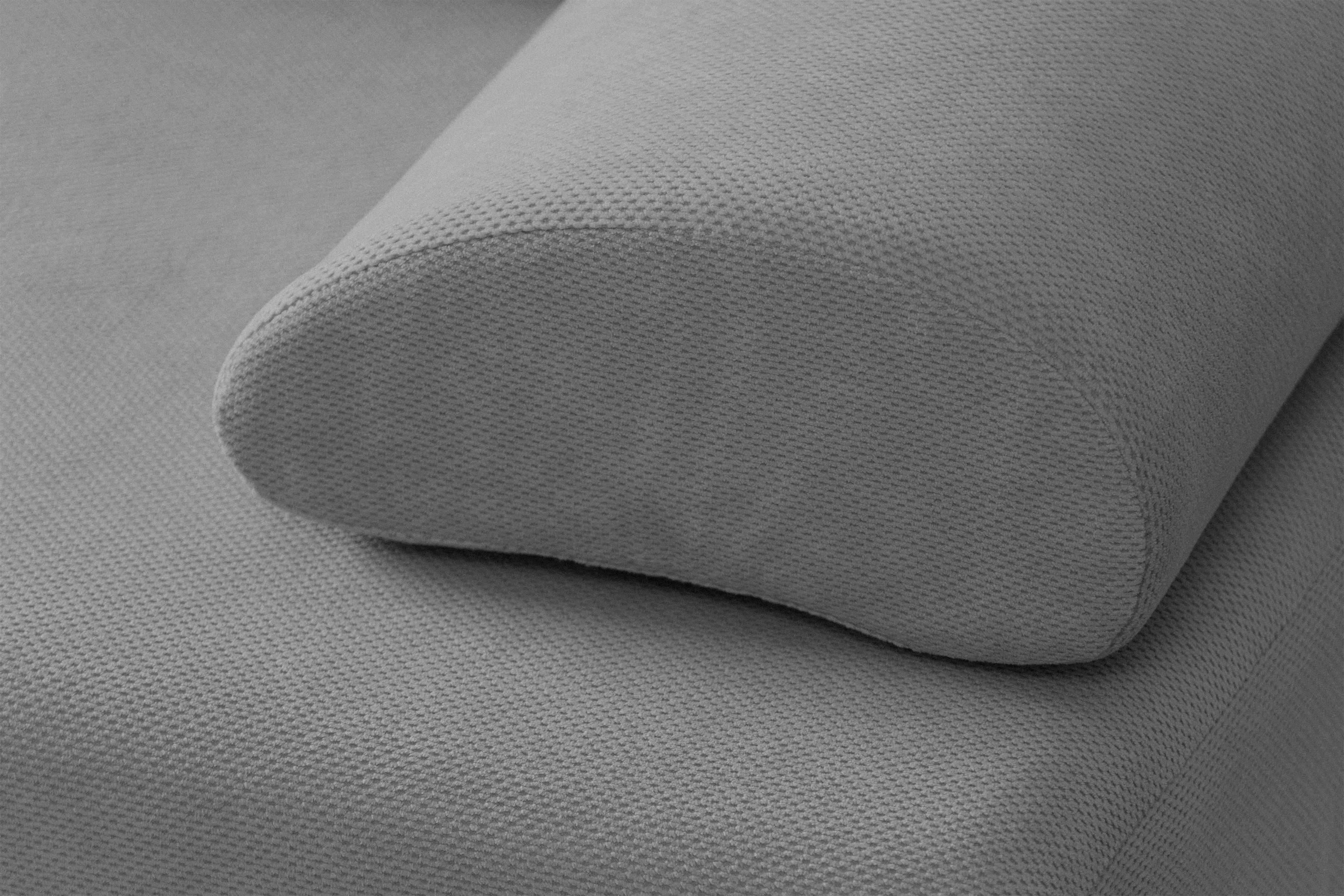 Rozkladacia pohovka Morena s úložným priestorom – sivý hydrofóbny plyš Pretty 17 Pohovka rozkladana s úložným priestorom Morena - šedý plusz hydrofobowy Pretty 17