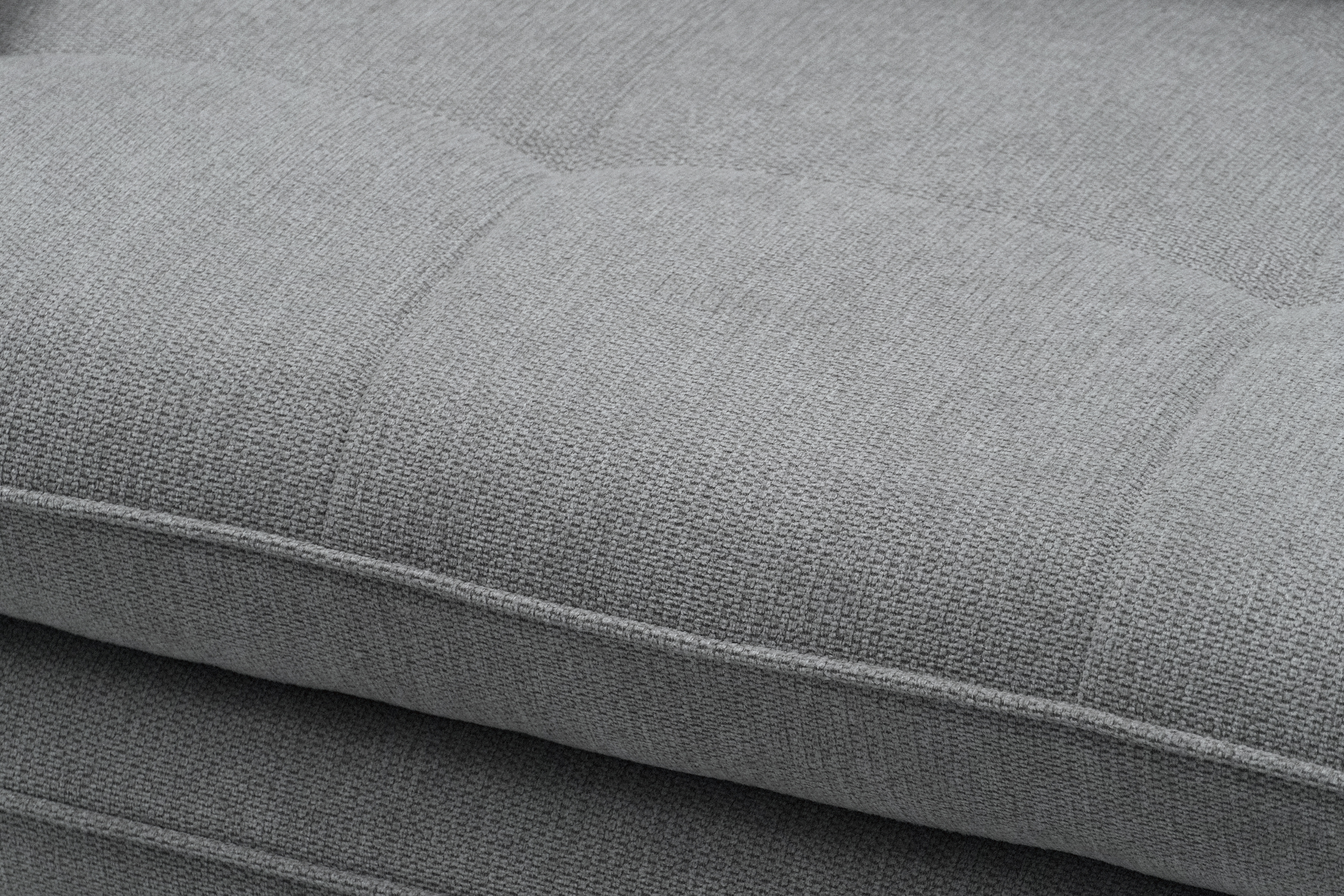 Rozkládací pohovka s úložným prostorem Dori s funkcí spaní - šedá tkanina Aragon 90 Pohovka rozkládací Dori rozkladana s úložným prostorem- šedá plecionka Aragon 90