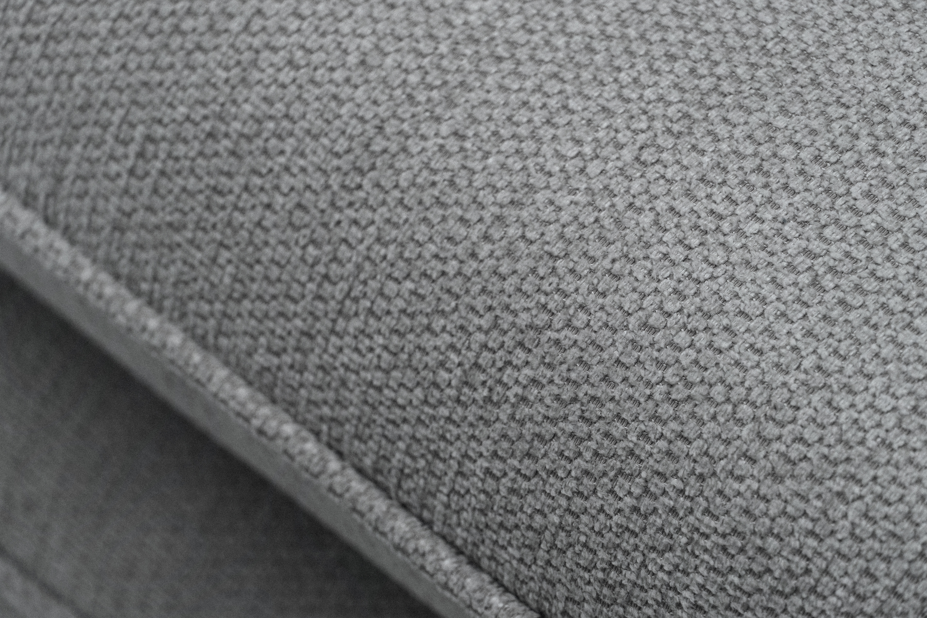 Rozkládací pohovka s úložným prostorem Dori s funkcí spaní - šedá tkanina Aragon 90 Pohovka rozkládací Dori rozkladana s úložným prostorem- šedá plecionka Aragon 90