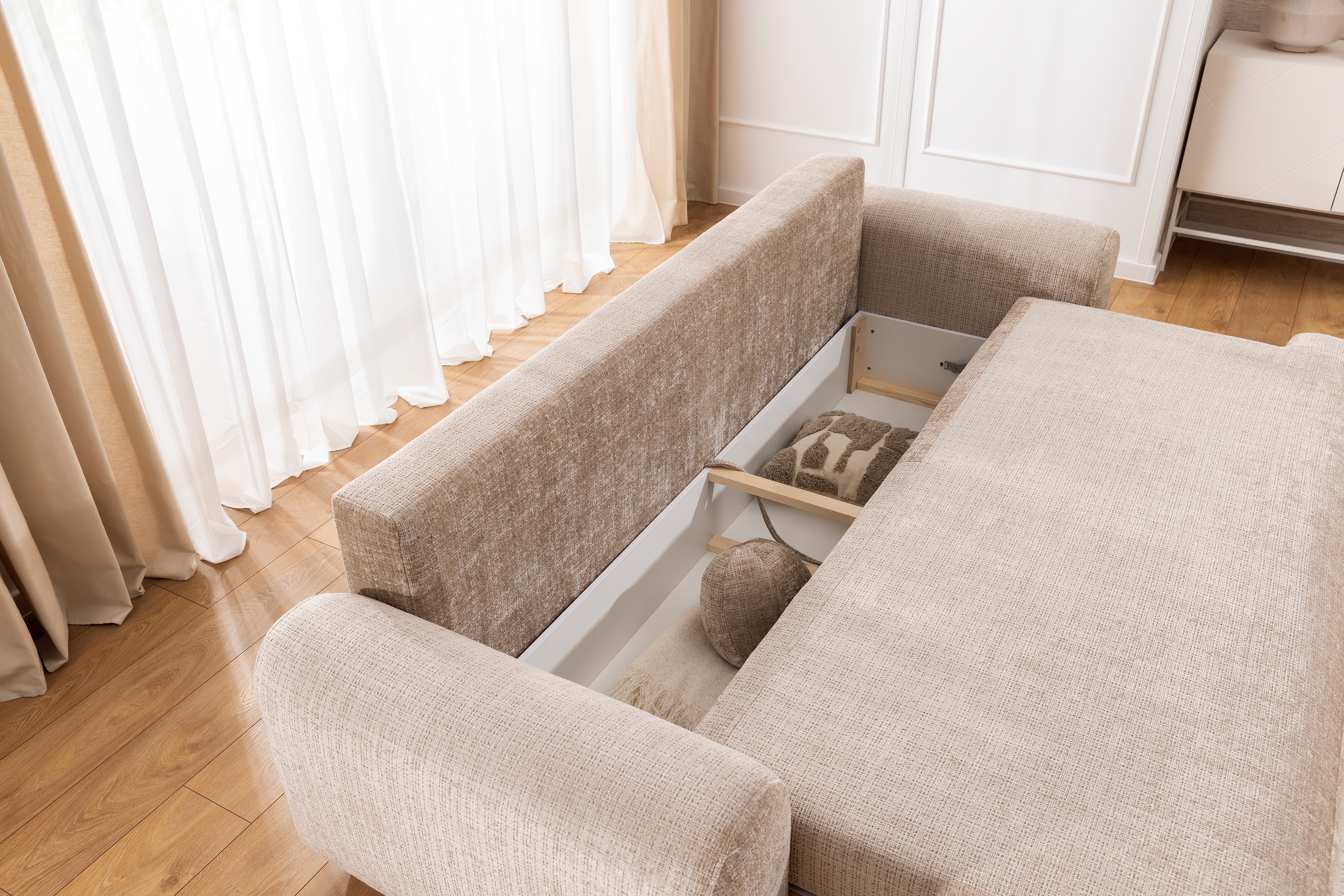 Rozkladacia pohovka Lotulis - béžová žinylka Cremona 14 Pohovka s funkciou spánku Lotulis - béžový šenil Cremona 14