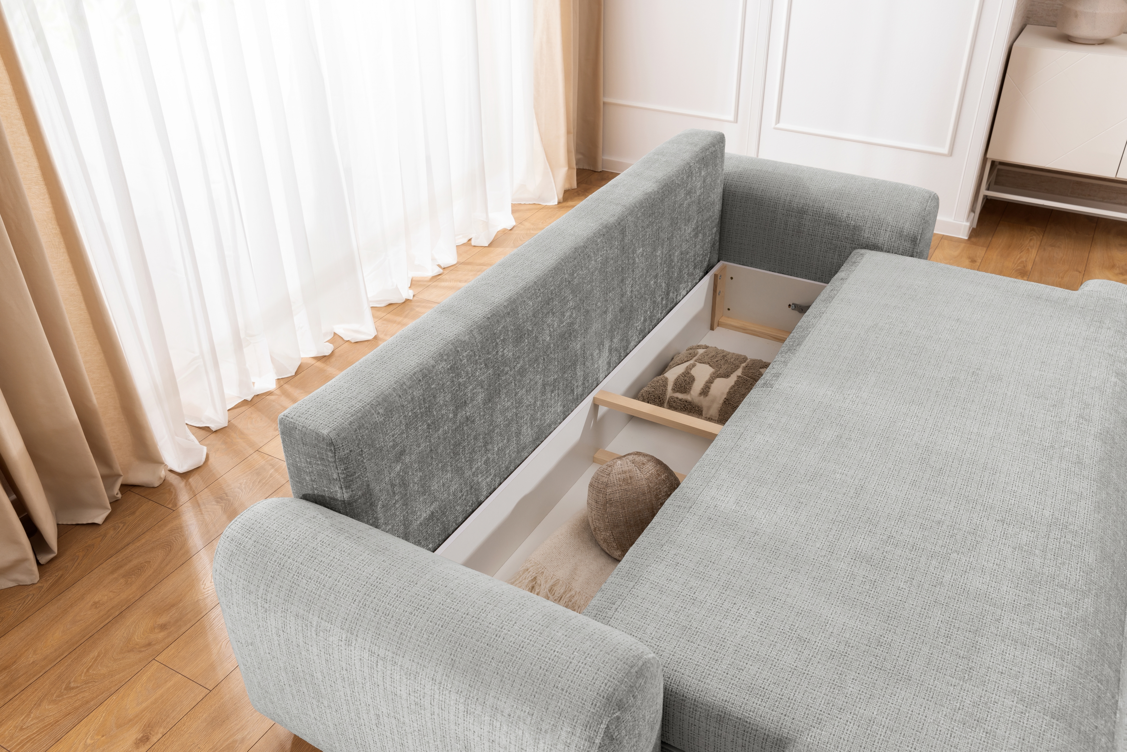 Rozkladacia pohovka Lotulis - sivá žinylka Cremona 81 Pohovka s funkciou spánku Lotulis - Popolový šenil Cremona 81