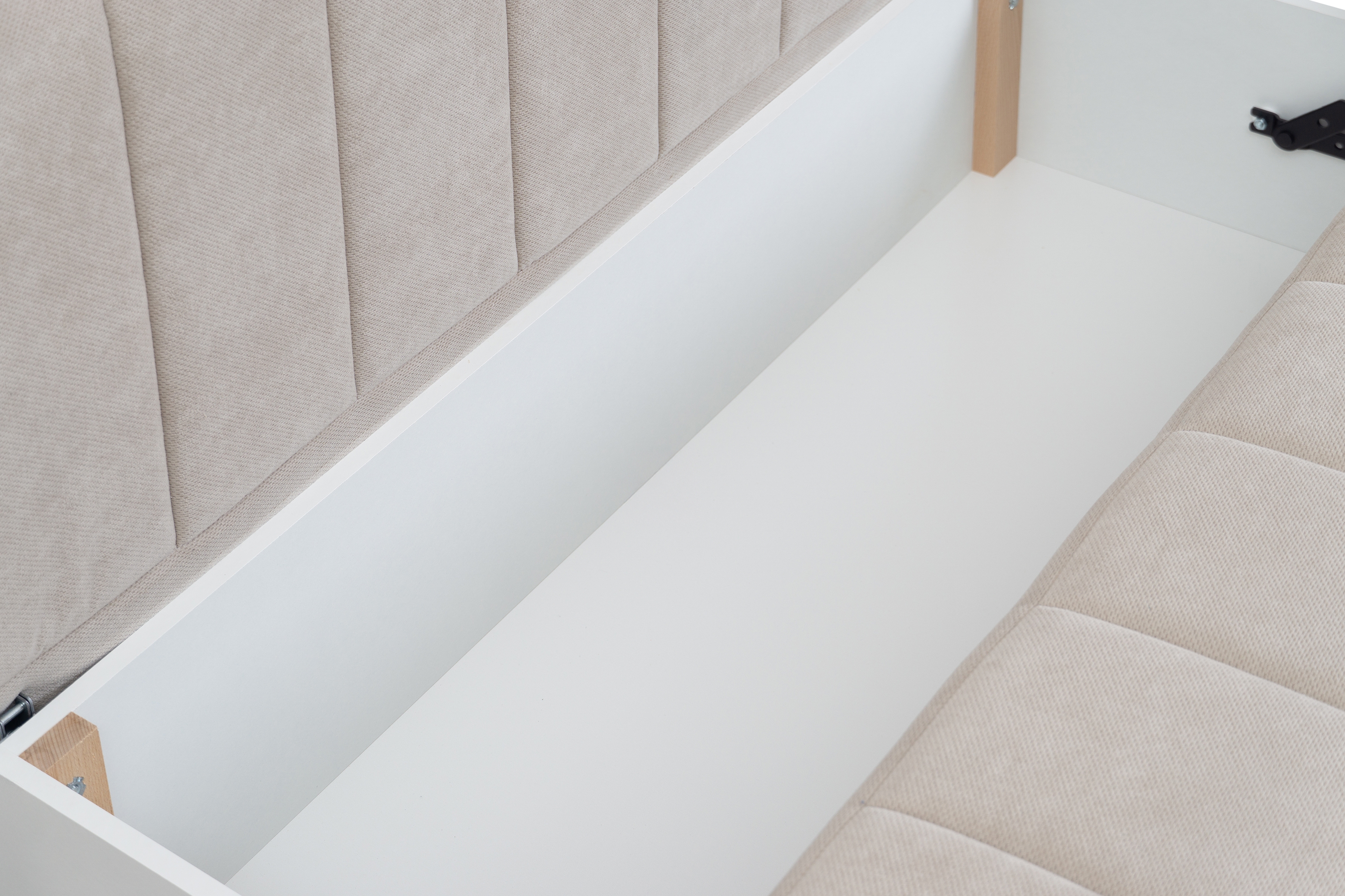 Rozkladacia pohovka s úložným priestorom Neli s funkciou spania - béžový plyš Pretty 03 Pohovka s funkciou spánku Neli rozkladana S vnútorným úložným priestorom- béžový plusz Pretty 03