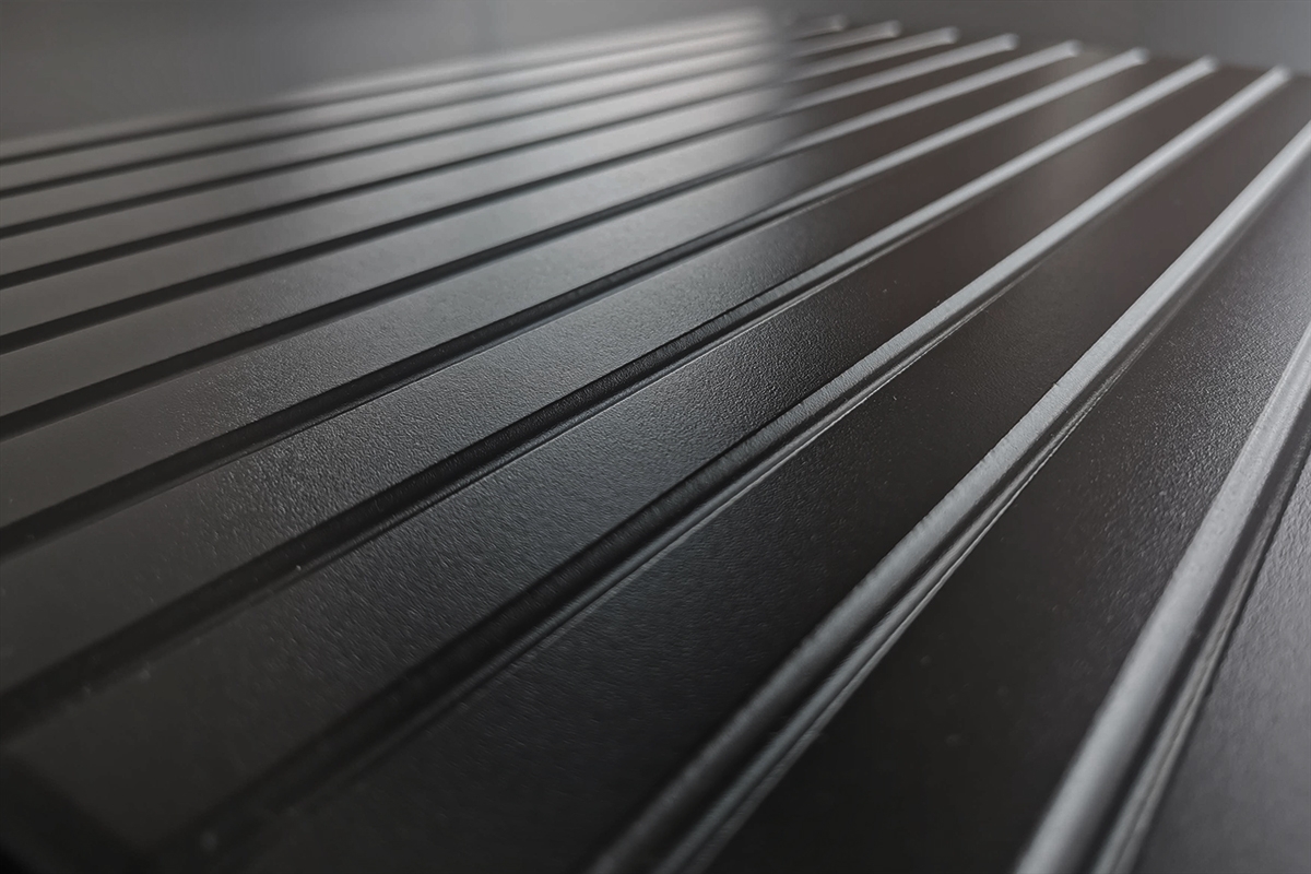 Závěsná skříňka Kate W60/88 SLIM P/L s černou digestoří přední část kuchyňská Kate 