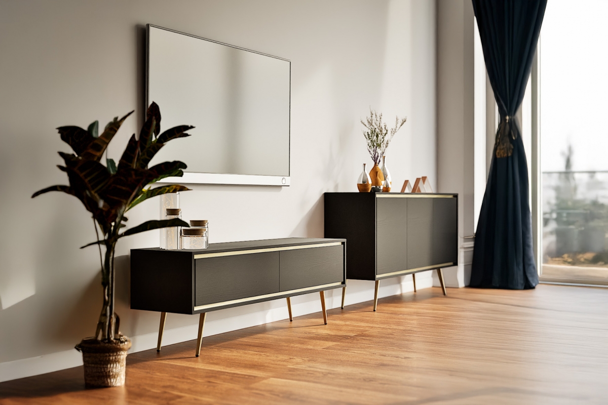 Komoda Unili 150 cm - černý grafit / zlaté detaily Komoda do obývacího pokoje Unili 150 cm - černá grafit / zlatá