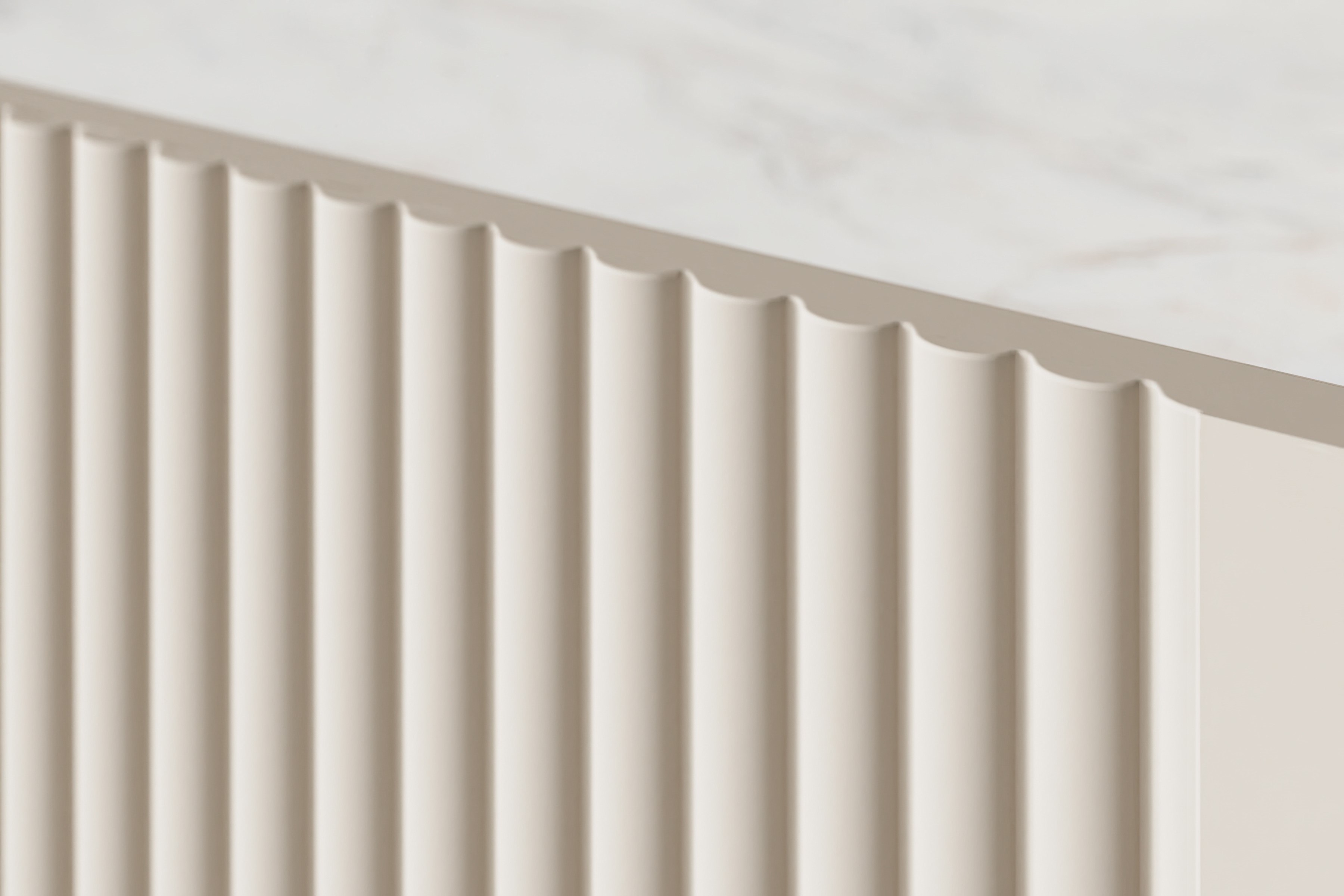 Závesná komoda Malmi 150 cm - kašmírová / crema bianca / zlatá Komoda Malmi 150 cm závesná - kašmír / crema bianca / zlaté