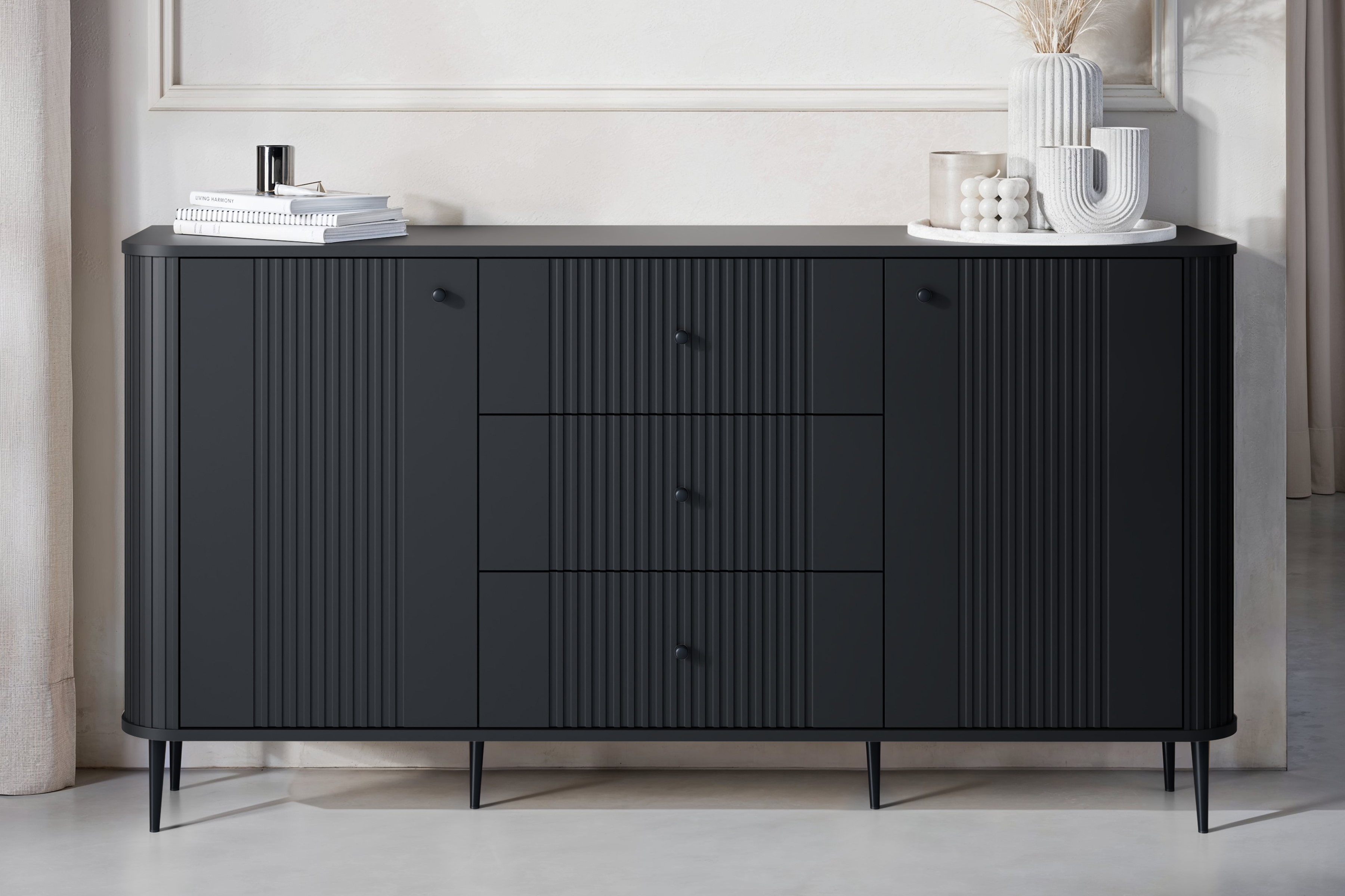 Komoda Vespera 160 cm so zásuvkami - čierna / čierne nožičky Komoda so zásuvkami Vesper 160 cm - Čierny / čierny nožičky