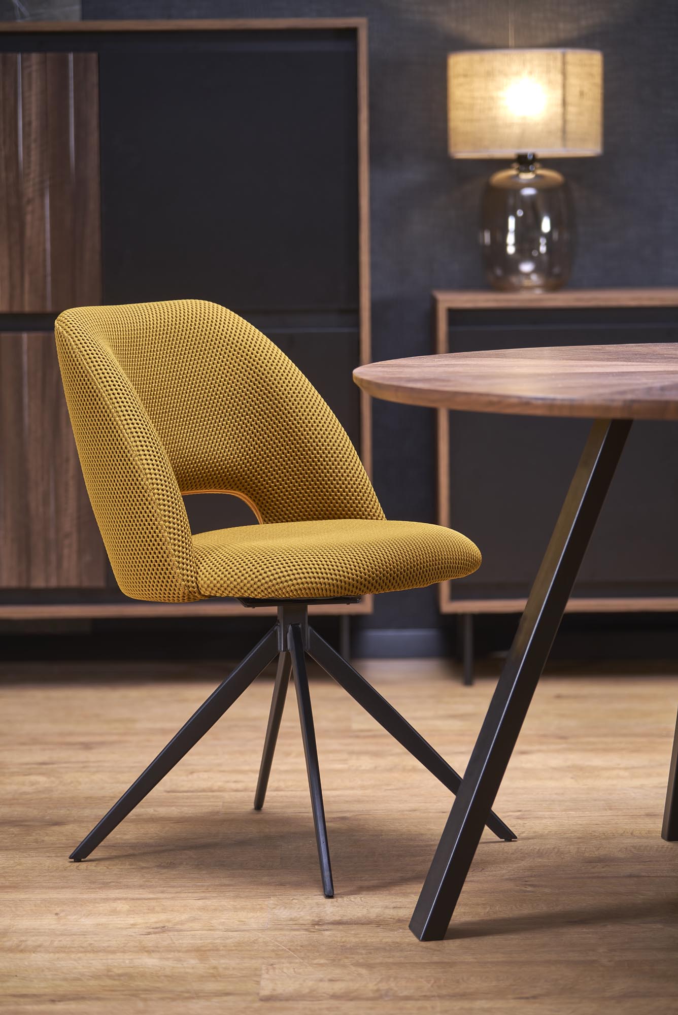 Jídelní židle K546 - hořčicová židle pro jídelny k546 obrotowe - hořčice