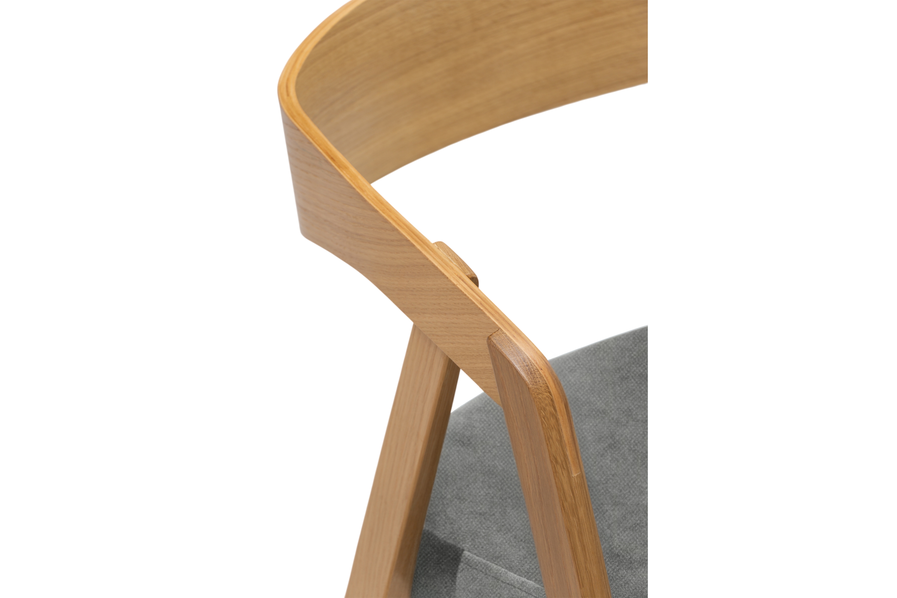 Drevená stolička Elvarin s čalúneným sedadlom - sivý šenil Wind 90 / lakovaný dub Stolička drevená Elvarin z tapicerowanym siedziskiem - šedý šenil Wind 90 / Dub lakierowany