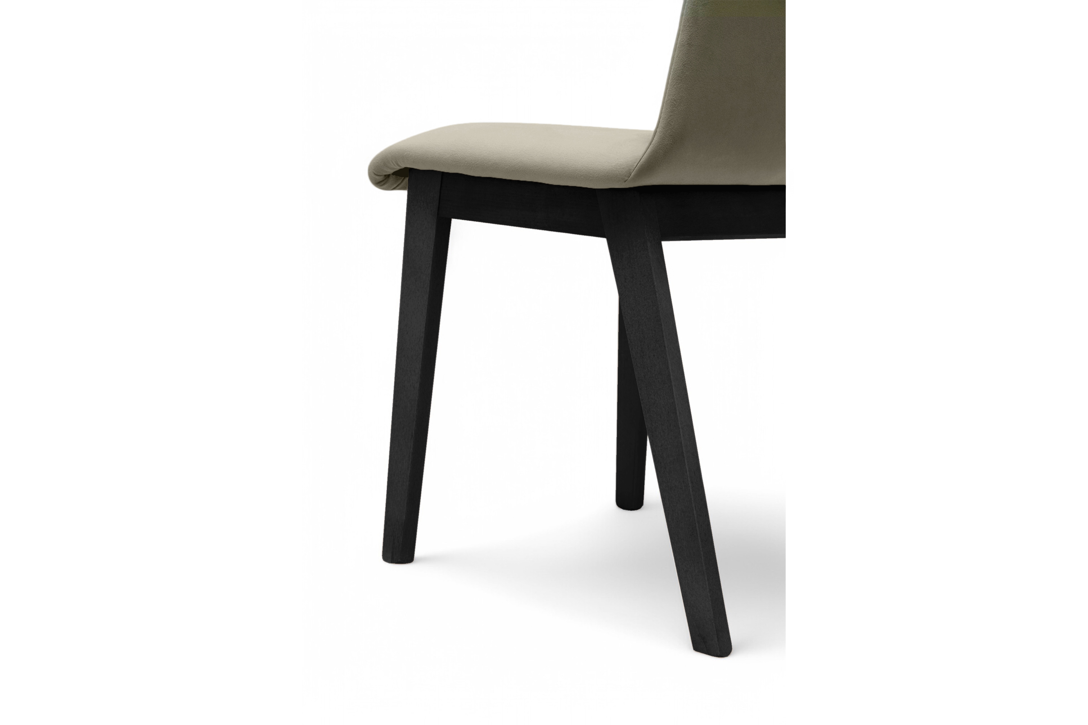 Jedálenská stolička Platinum 4 – béžový velúr Salvador 2 / čierna Stolička drevená Platinum 4 z tapicerowanym siedziskiem - Béžová Salvador 02 / čierny nožičky