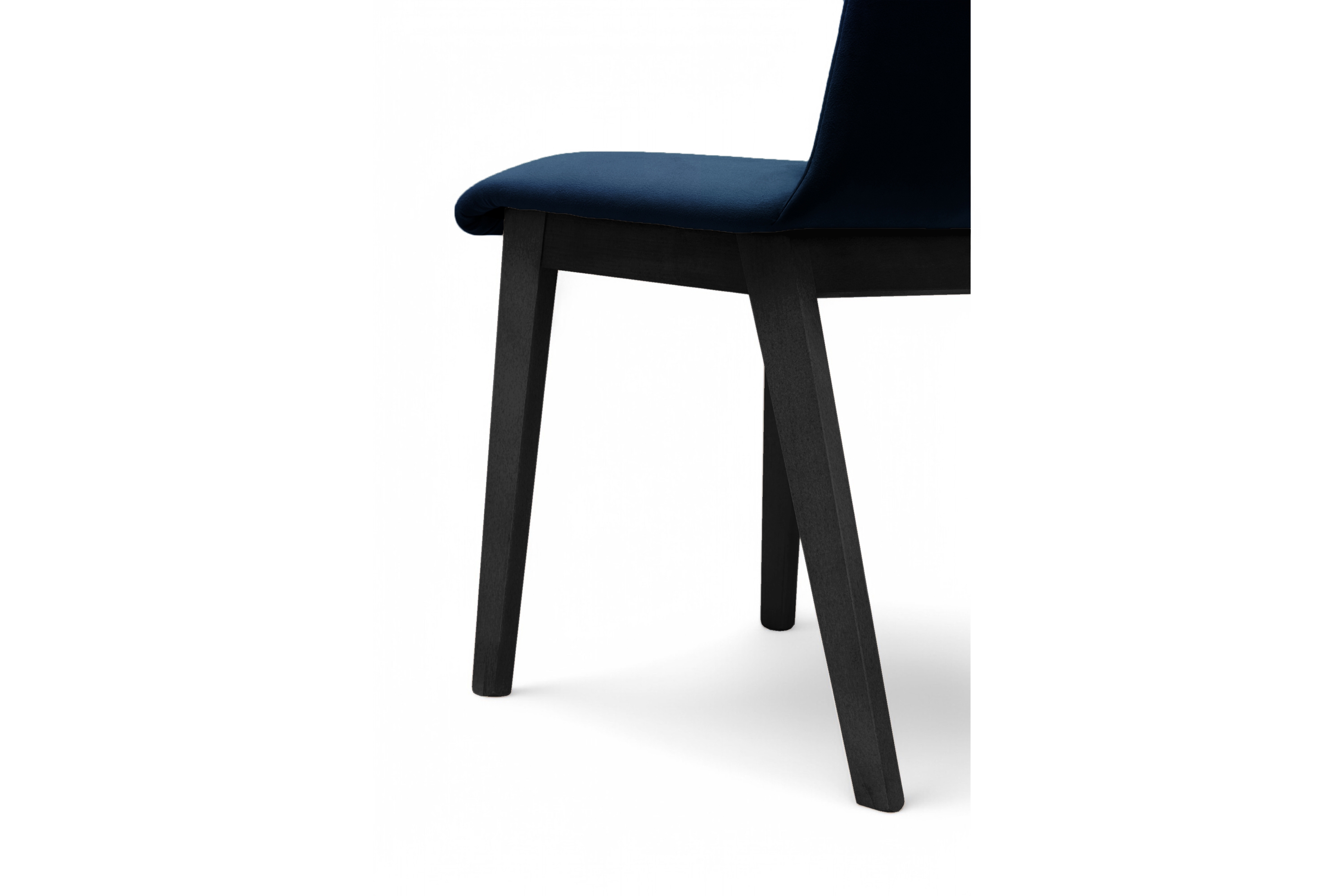 Čalúnená stolička Platinum 4 – tmavomodrý zamat Salvador 5 / čierne nohy Stolička drevená Platinum 4 z tapicerowanym siedziskiem - granat Salvador 05 / čierny nožičky