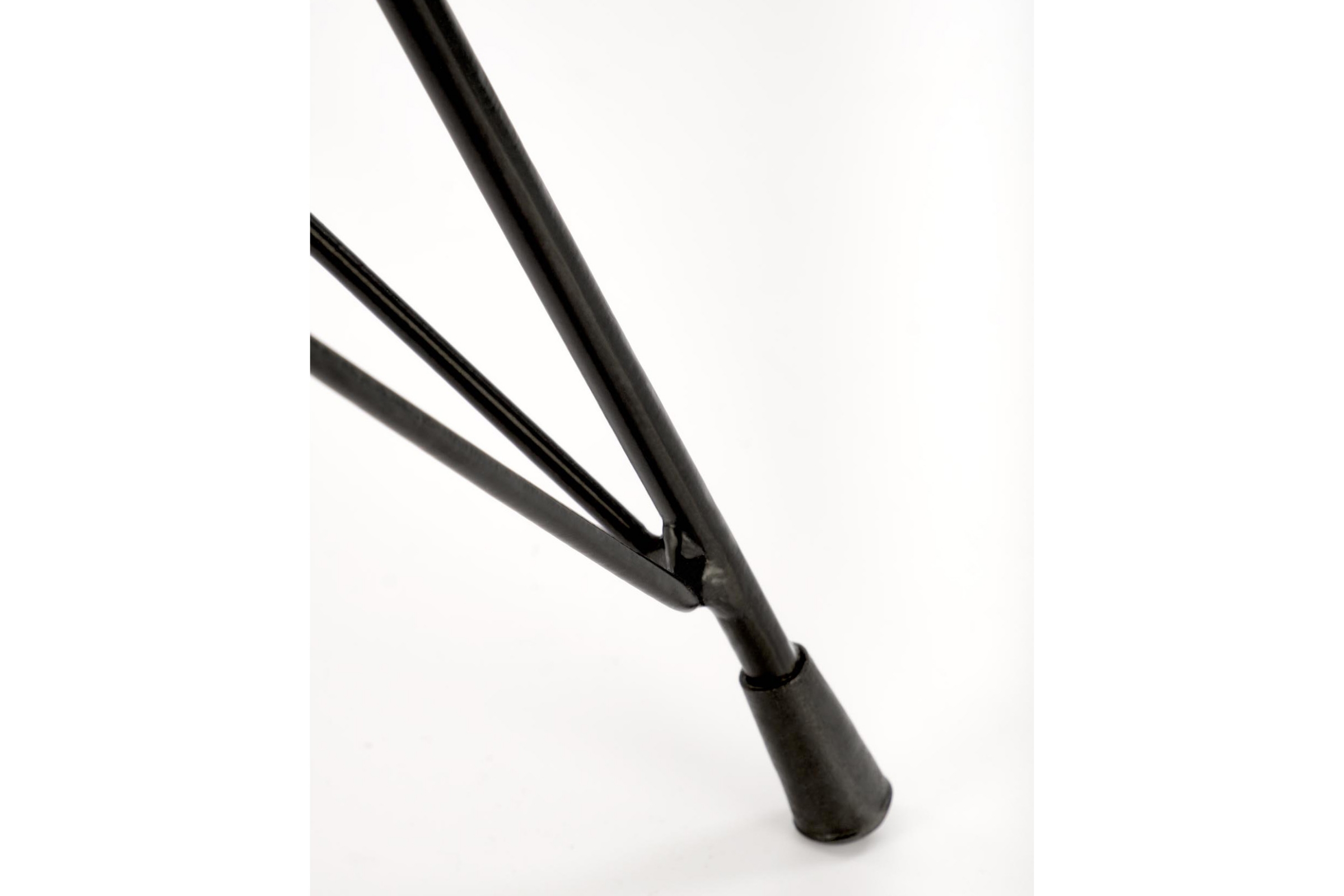 Ratanová židle K335 - přírodní / černé kovové nohy židle rattanowe K335 z metalowymi nogami - přírodní / černé Nohy