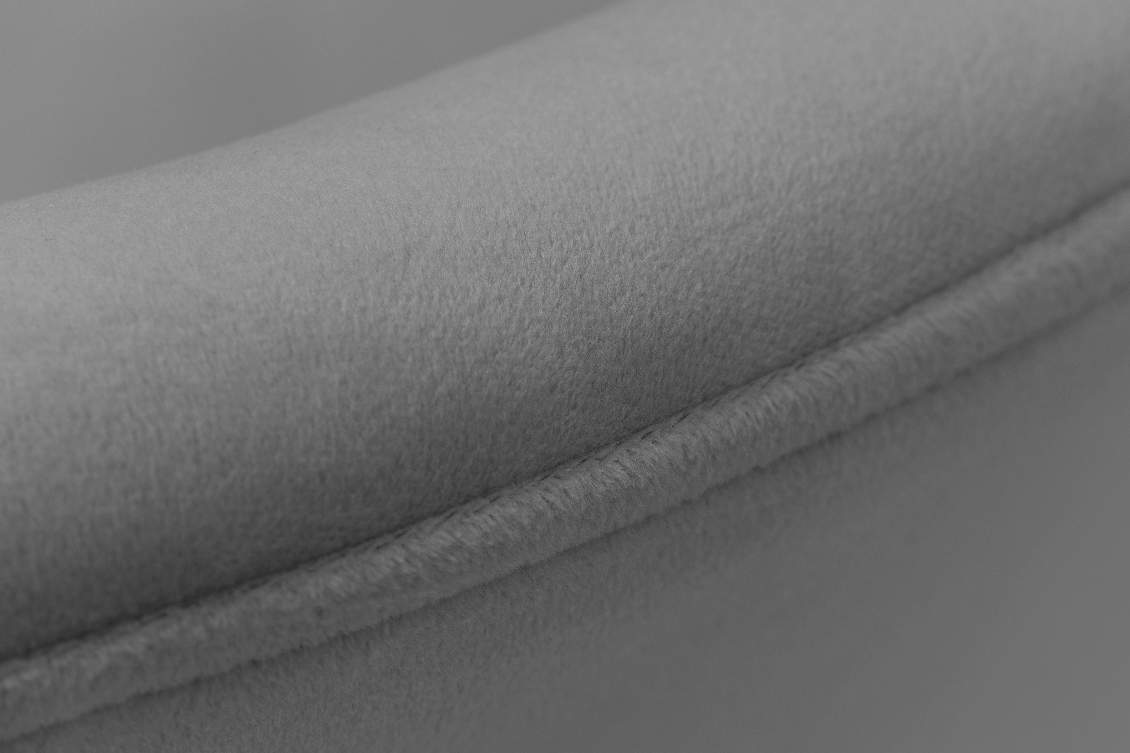 Čalouněná jídelní židle Aveliro s područkami - šedý hydrofobní samet Salvador 17 židle čalouněné Aveliro kubelkowe - šedá samet hydrofobní  Salvador 17