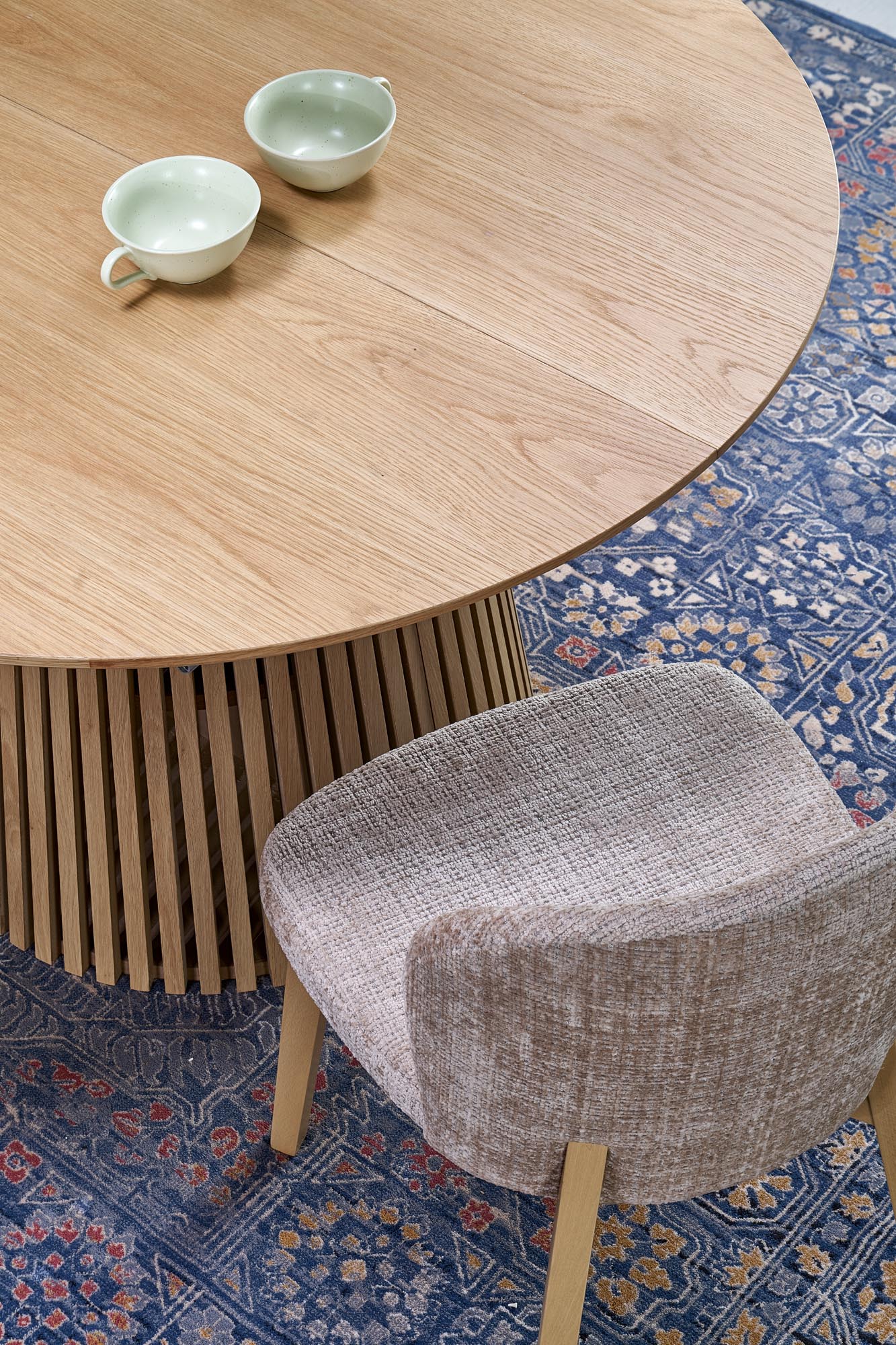 Jídelní židle Isario - béžová Cremona 14 / dub přírodní židle čalouněné isario - béžová cremona 14 / dub přírodní