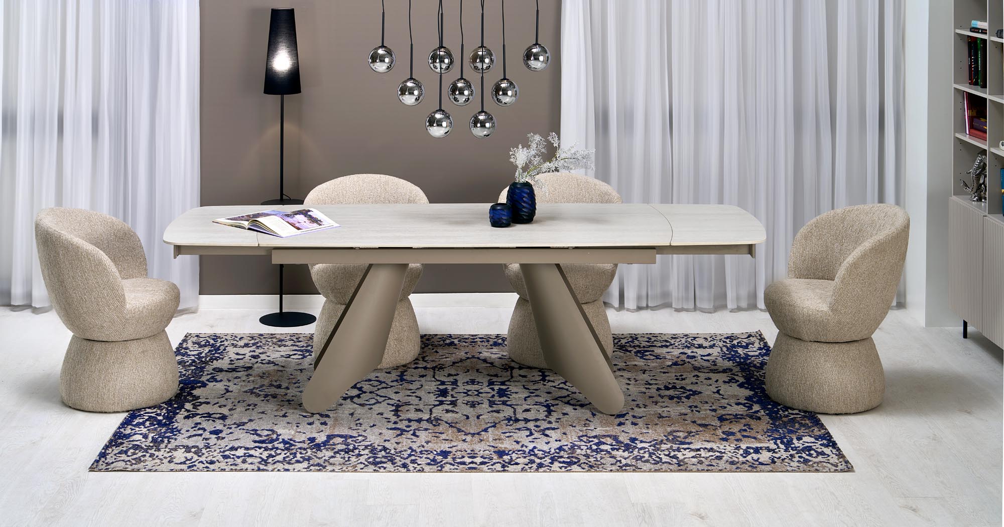 Otočné čalouněné křeslo Iverto - béžová židle čalouněné iverto obrotowe - béžová 