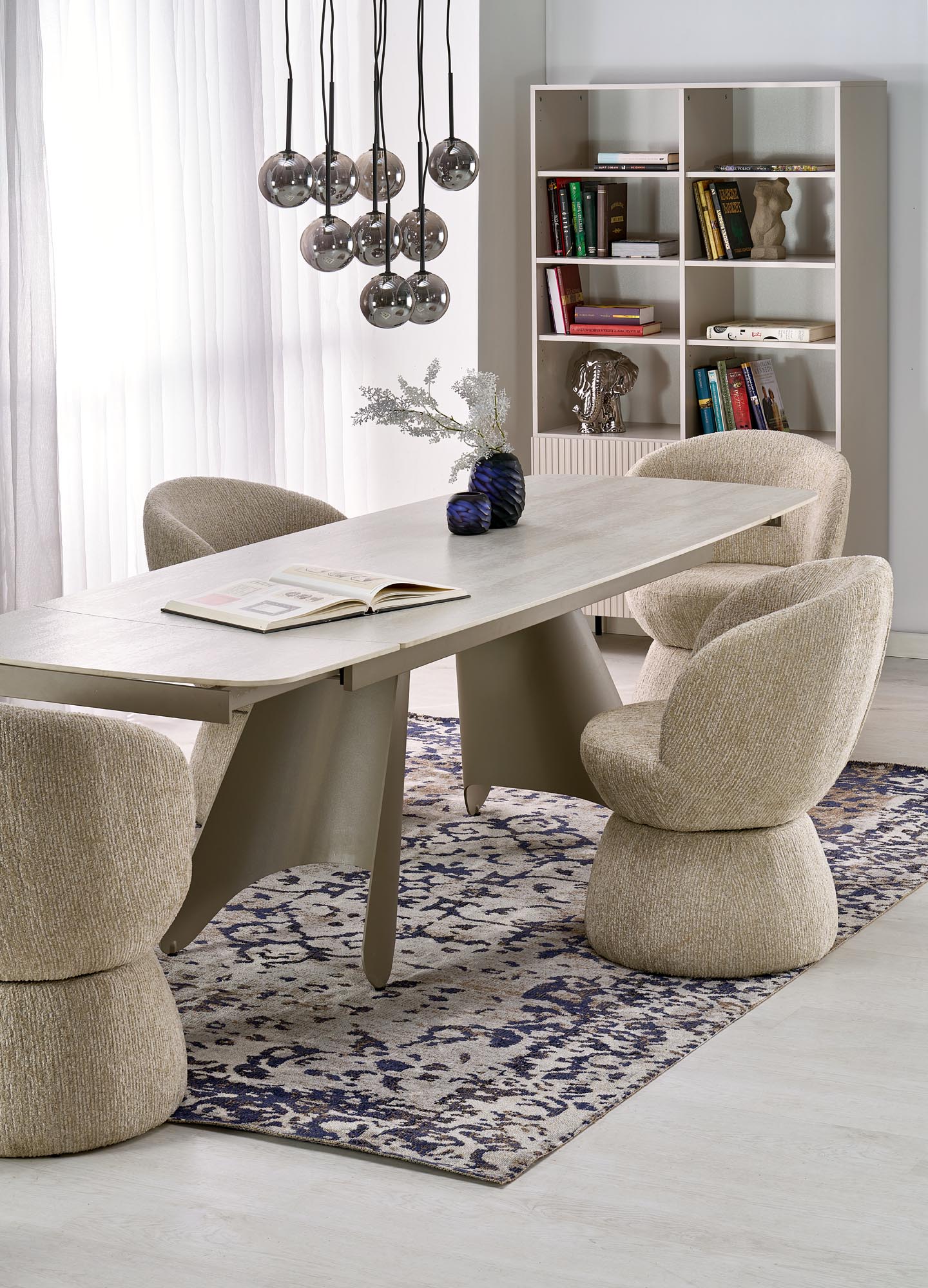 Otočné čalouněné křeslo Iverto - béžová židle čalouněné iverto obrotowe - béžová 