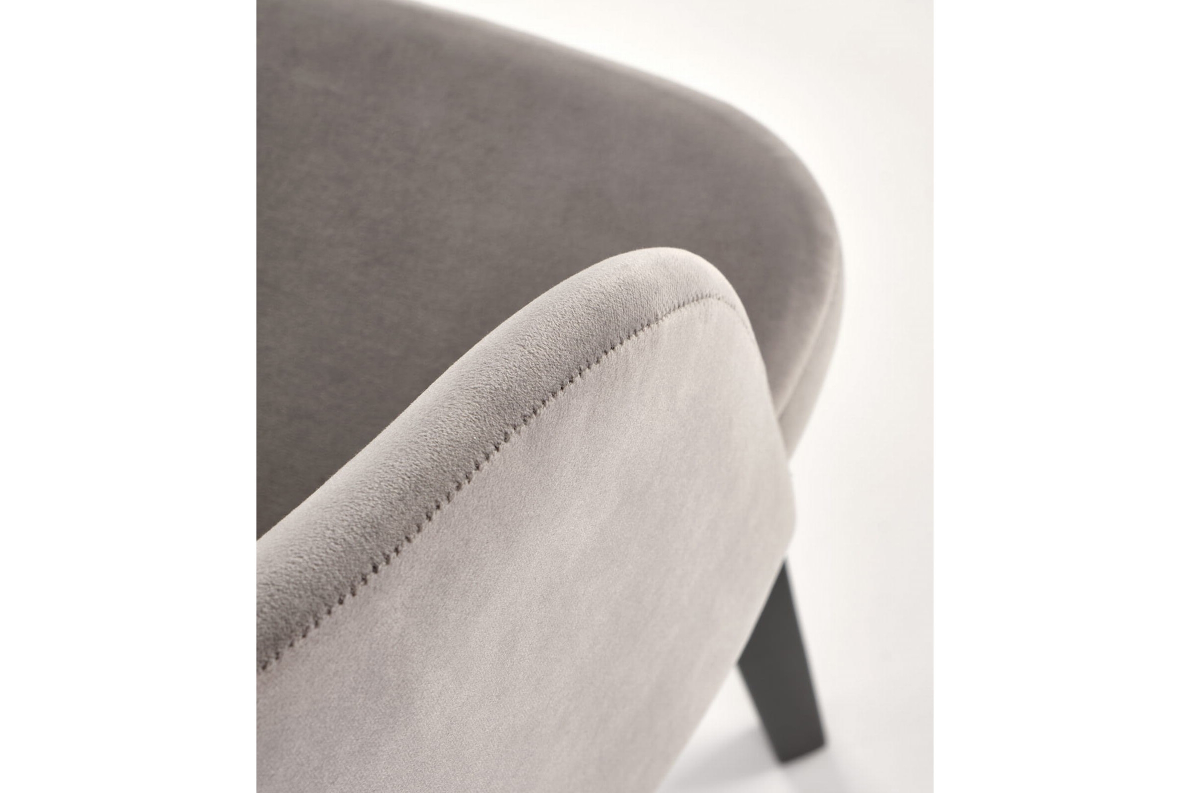 židle čalouněné Nerevio z drewnianymi nogami - šedá / černé nožičky - Omezená nabídka židle čalouněné Nerevio z drewnianymi nogami - šedá / černé nožičky