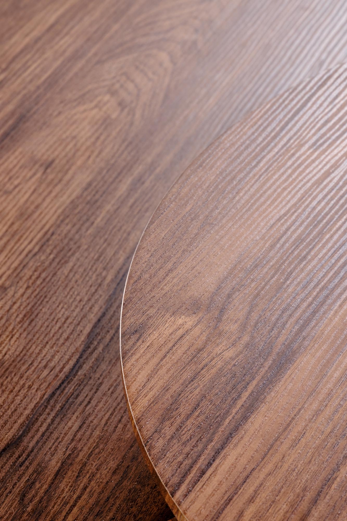 Konferenčný stolík Gisela 120 cm - orechový dekor Konferenčný stolík owalna Gisela 120 cm do obývacej izby - orieškový