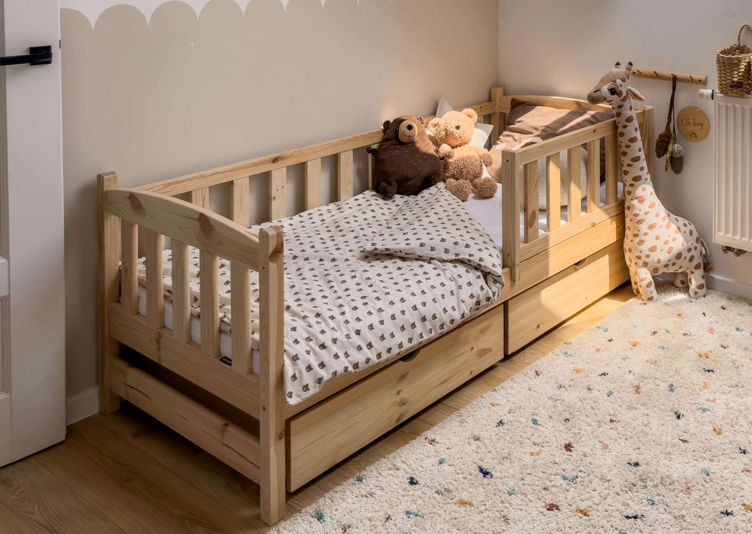 Detská posteľ Alvins 80x180 so zásuvkami - borovica Posteľ dzieciece Alvins 80x180 drevená so zásuvkami - Borovica