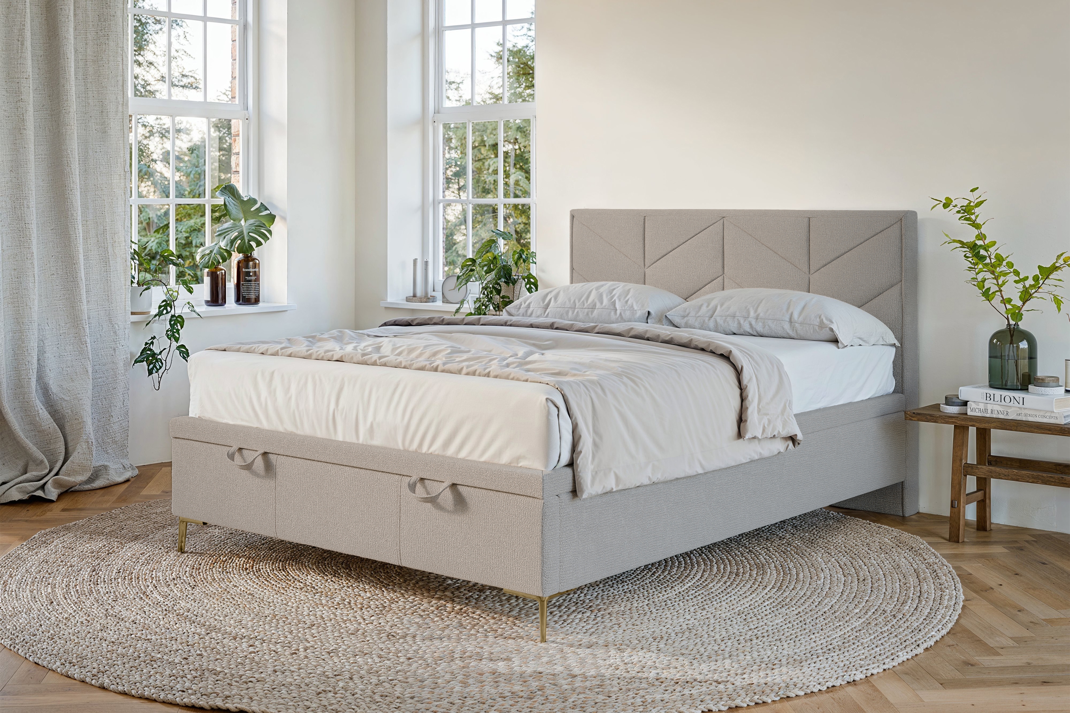 Boxspring postel Lindi 180x200 s úložným prostorem - béžová látka Perfect Harmony 02 / zlaté nohy Postel boxspring Lindi 180x200 s úložným prostorem- béžová šenil Perfect Harmony 02 / Nohy zlaté