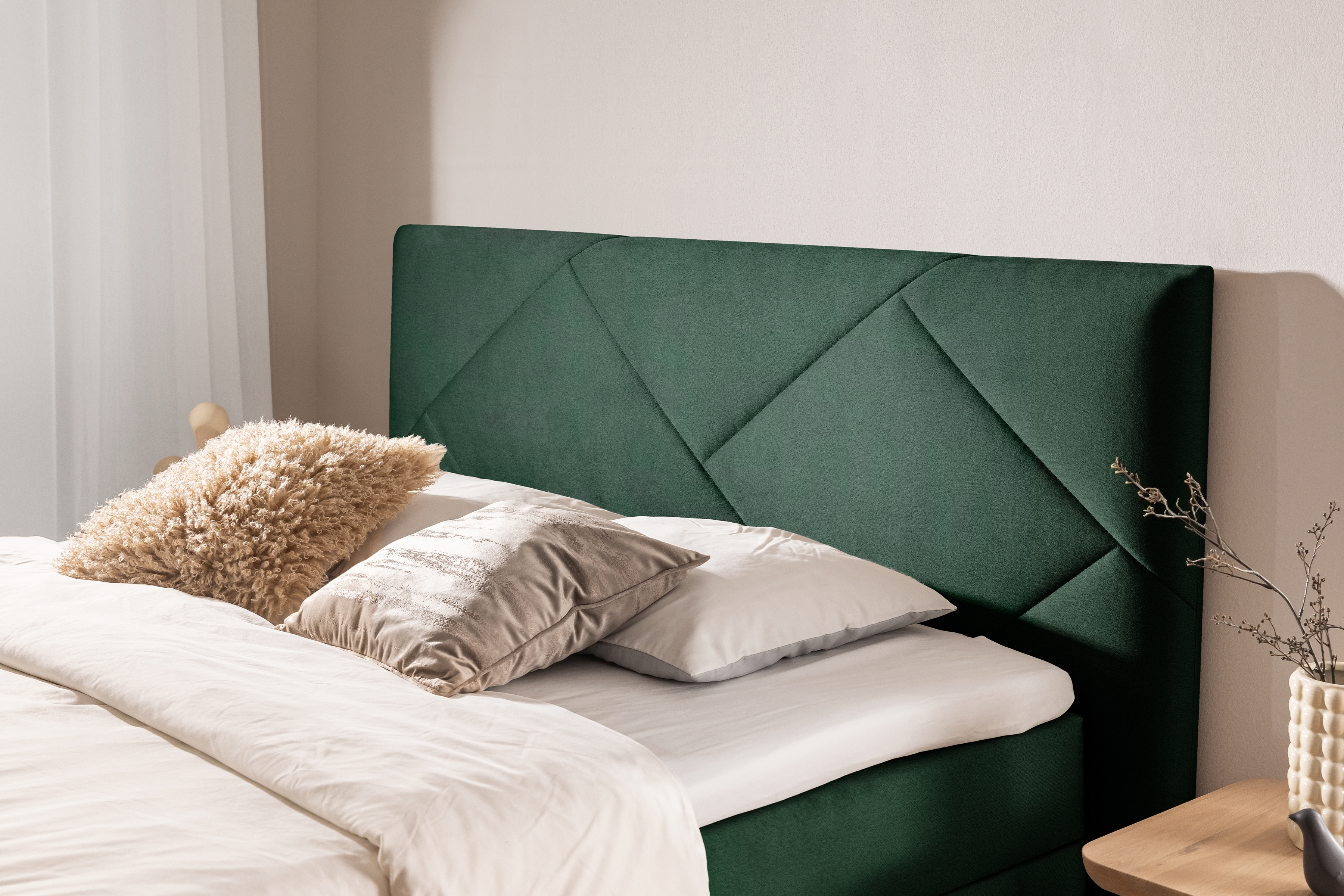 Boxspring posteľ Wasil 180x200 s úložným priestorom - zelený hydrofóbny zamat Element 12 Boxspring posteľ Wasil 180x200 s úložným priestorom - Zelený zamat hydrofobowy Element 12